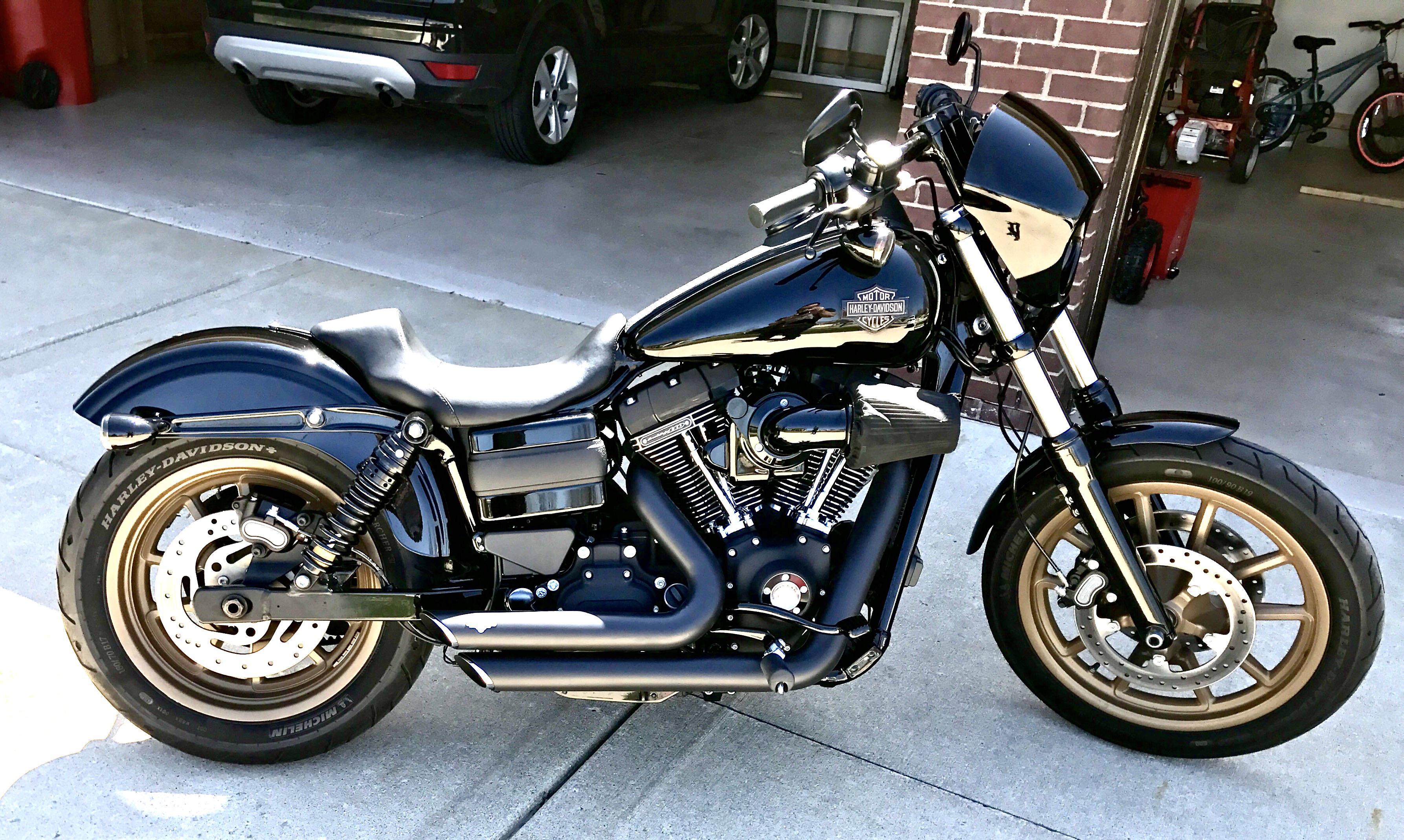 My 2016.5 Dyna Low Rider S. Loudest exhaust set up I’ve ever heard 🤗 r/Harley
