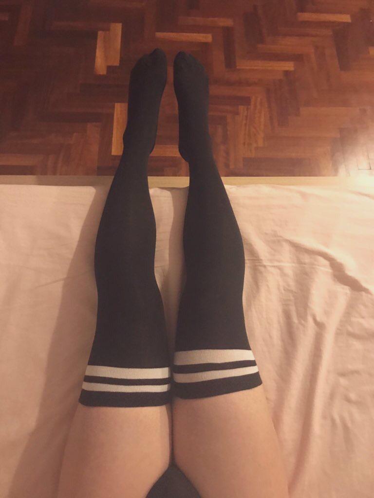 My thighs are squishy 😋 : Thigh