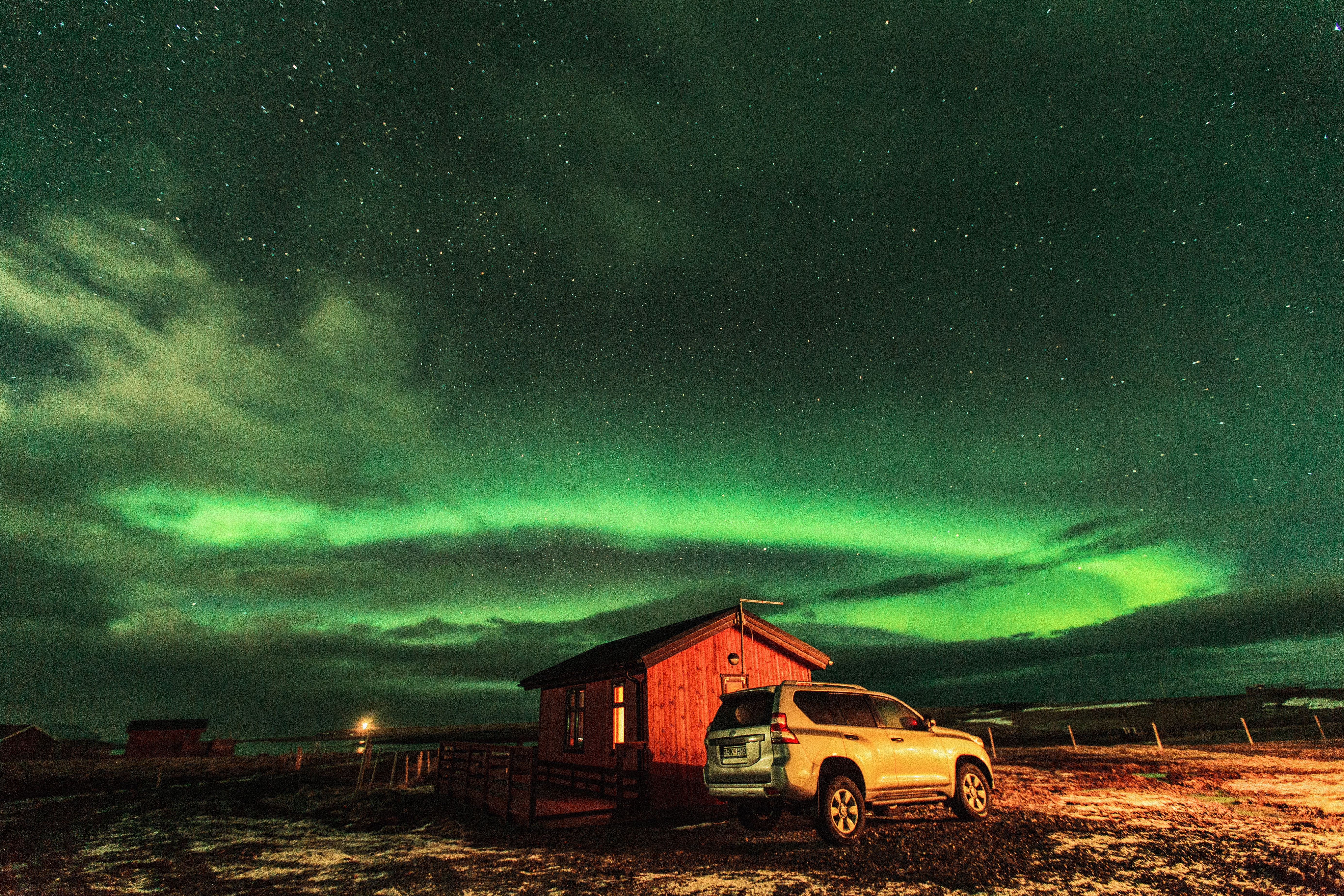 A beautiful night in Iceland r/pics