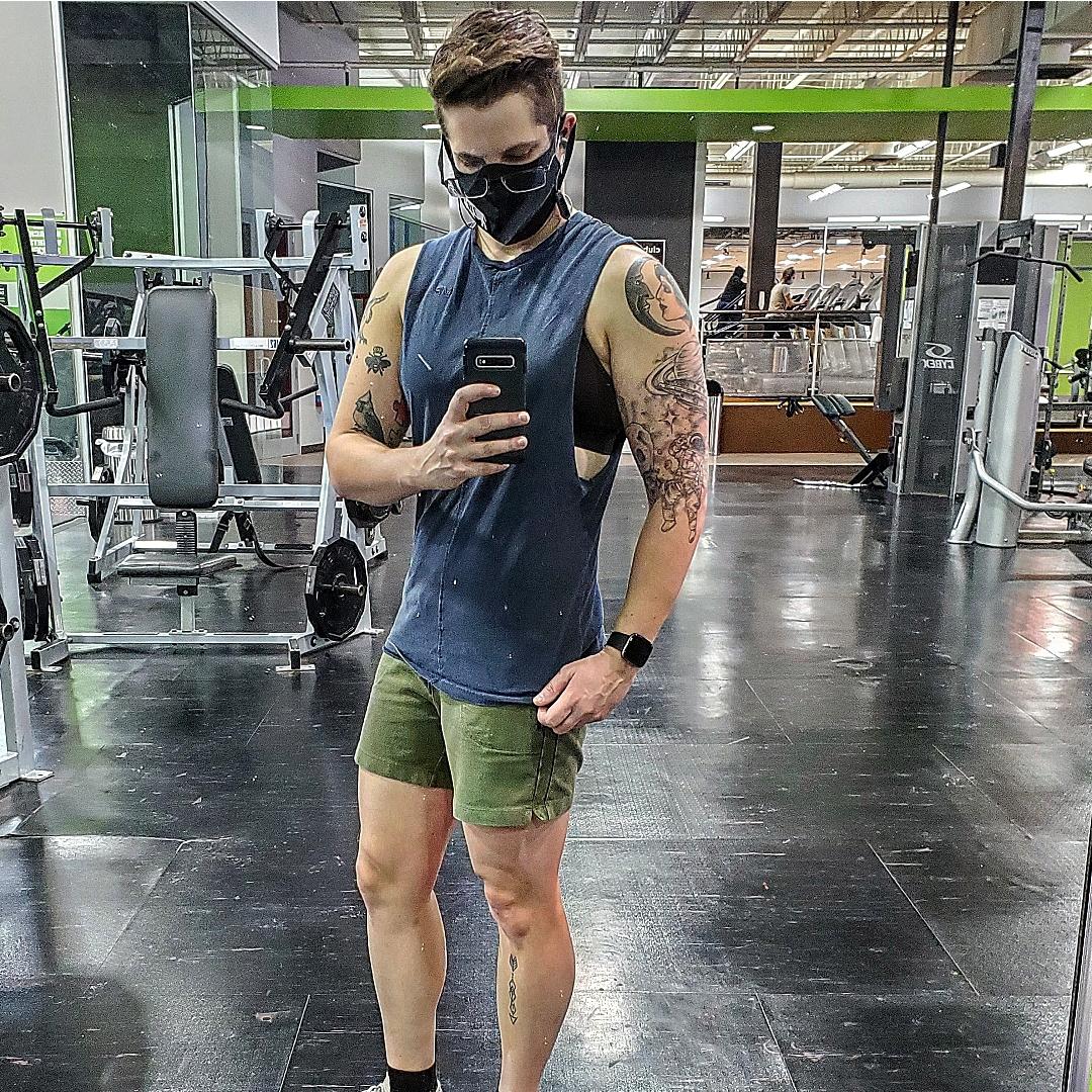 Dirty gym mirror selfies are a mood ButchSelfies