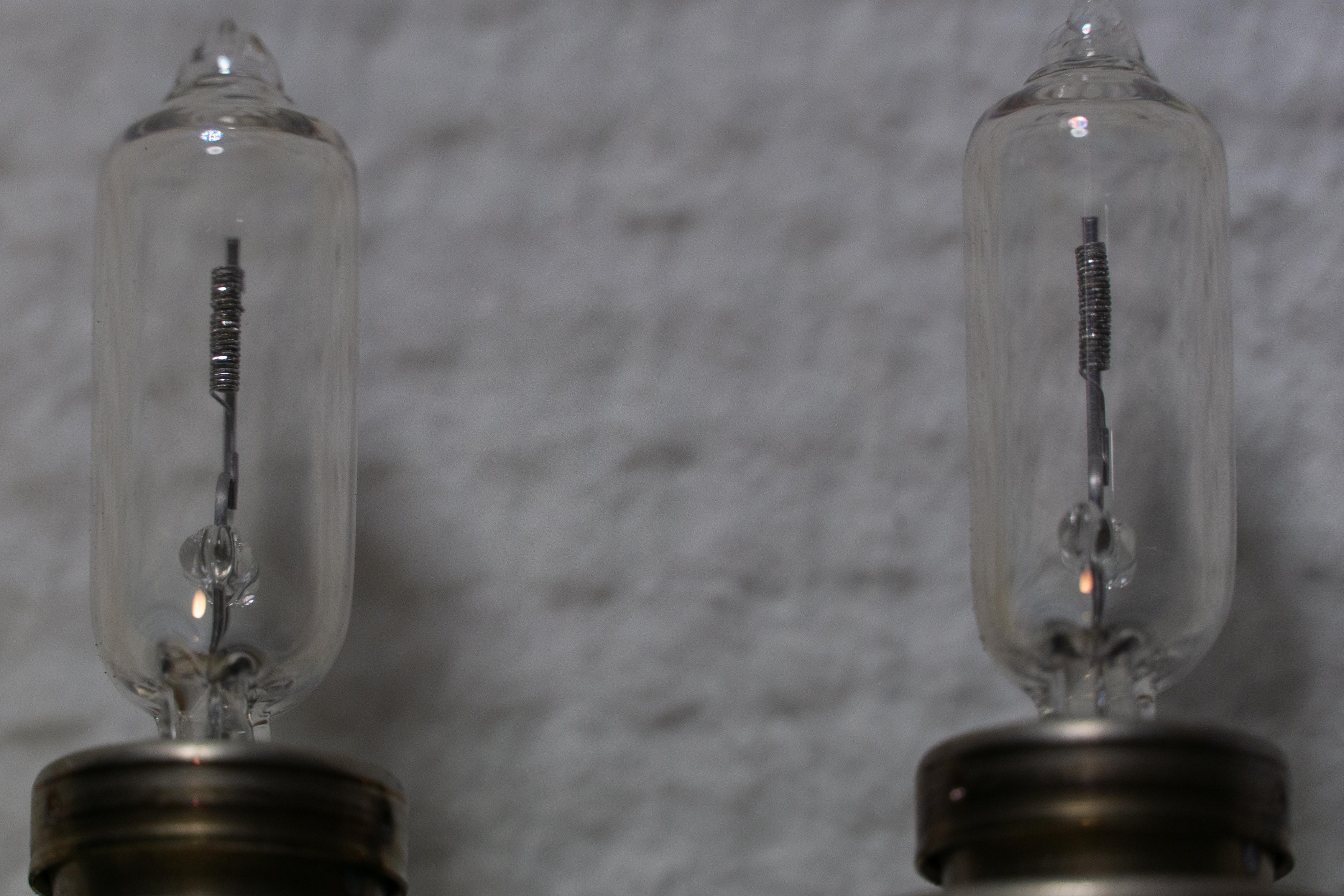 Are these car light bulbs burned out ? fixit