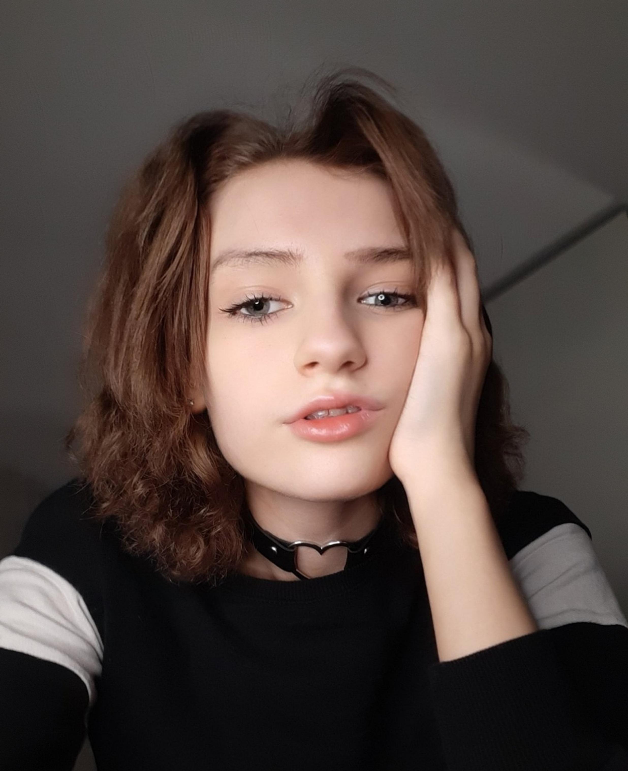 Hehe I think I should wrap my soft lips around ur cock~♡ : u/anitariley_x