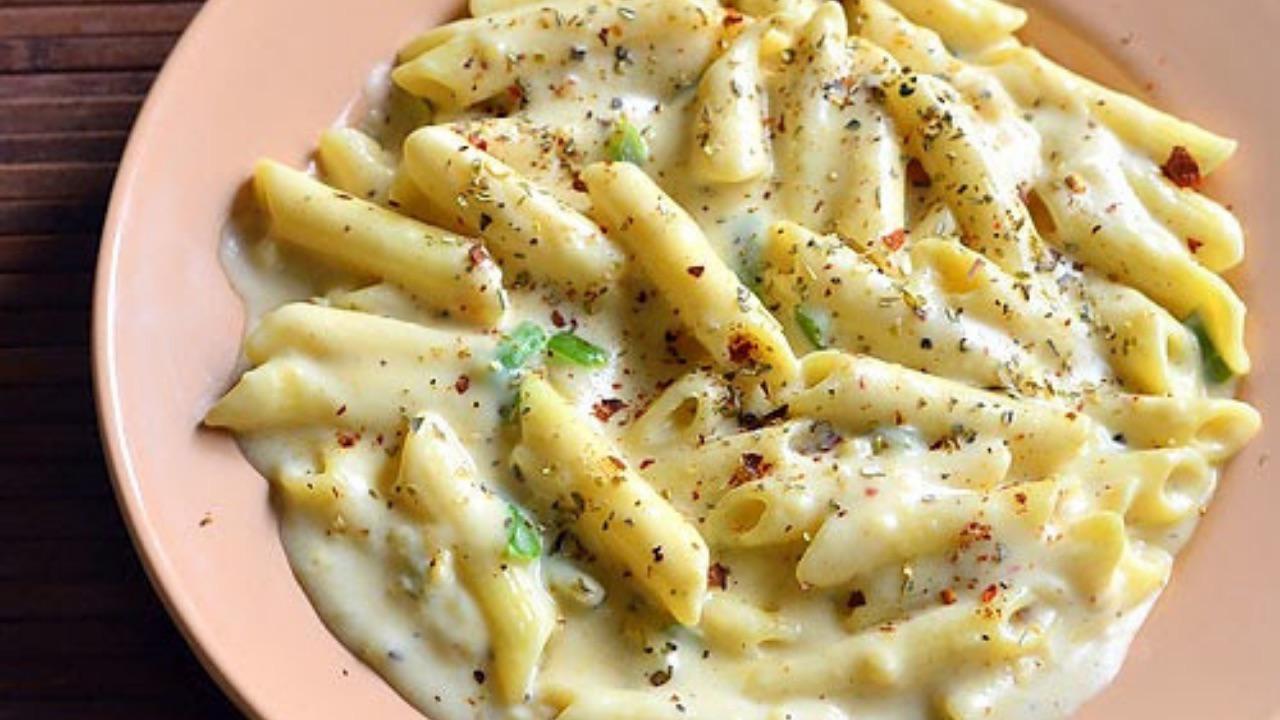 Creamy cheesy vegetable pasta budgetfood