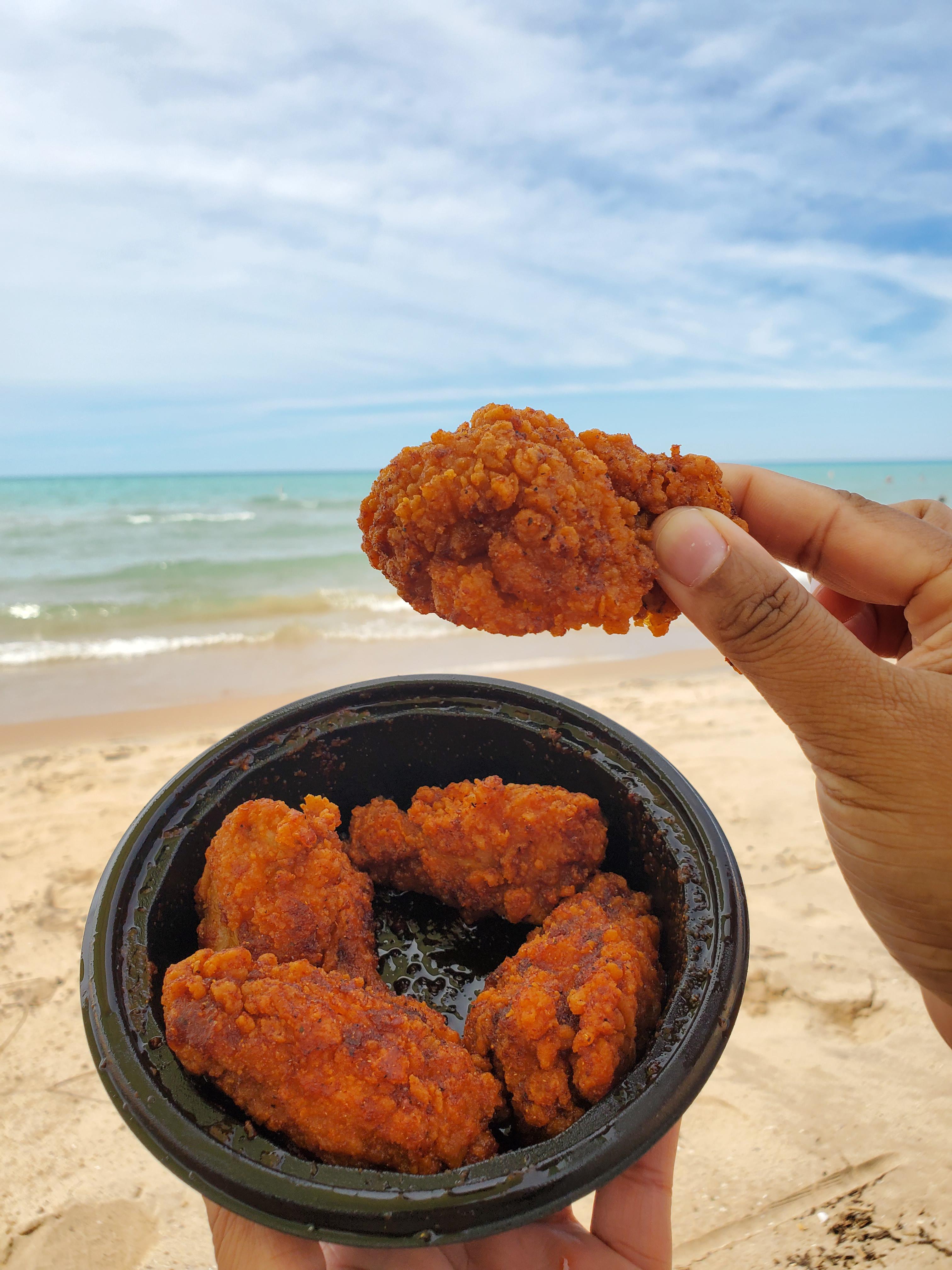 Nothing like fried chicken on the beach r/FoodPorn