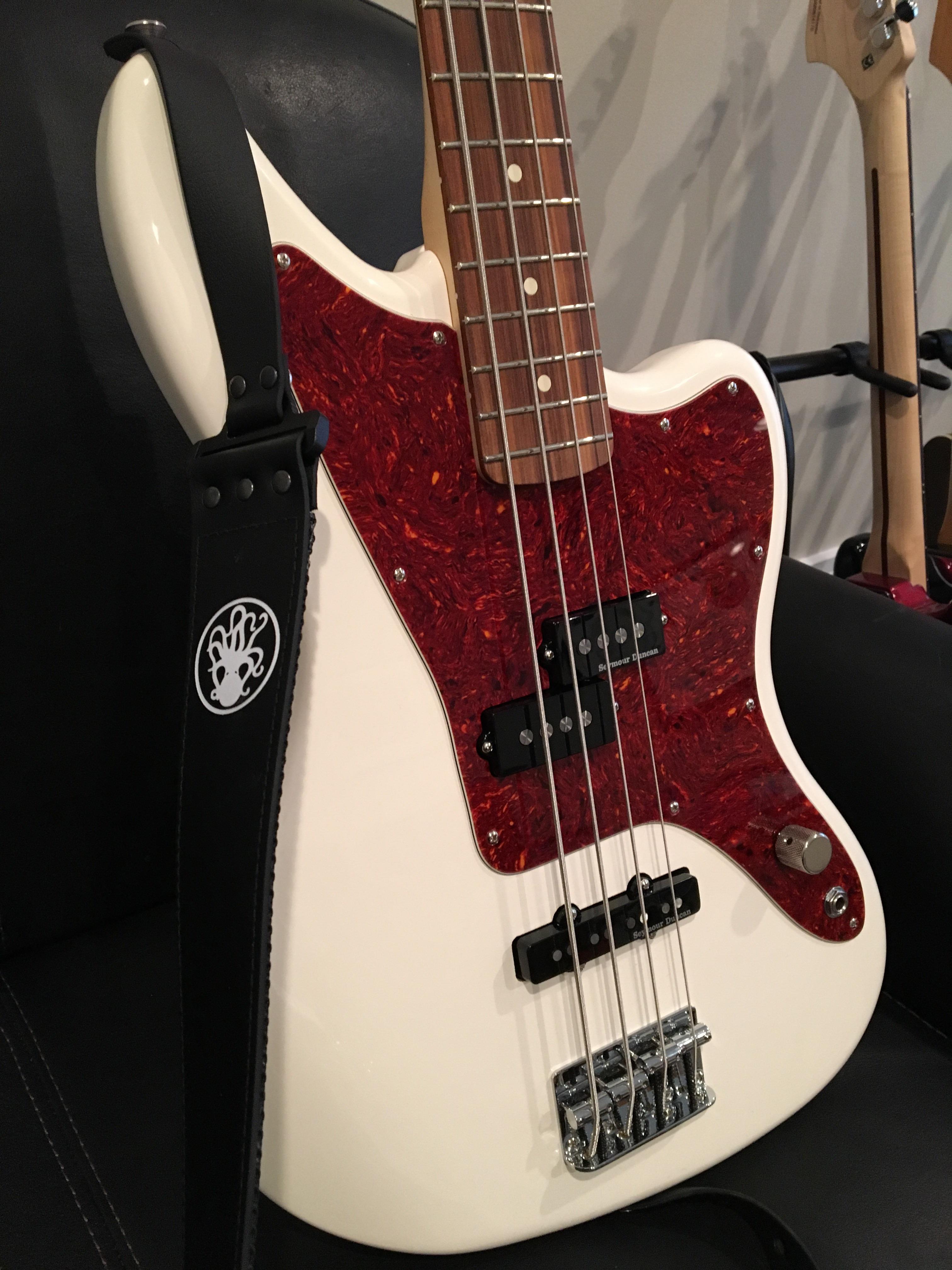 Mark Hoppus Jaguar Bass Project r/Blink182
