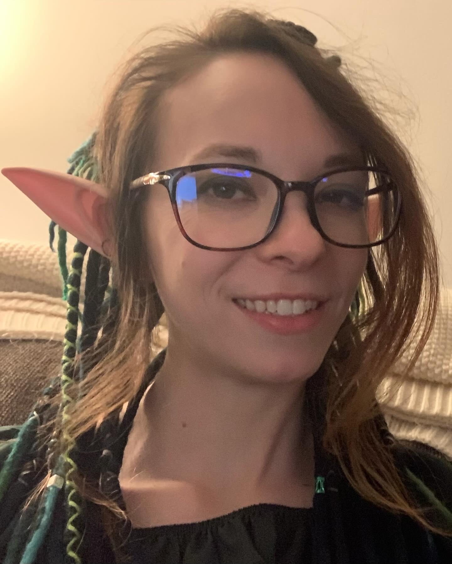 Talk nerdy to me : SFWGirlsInGlasses
