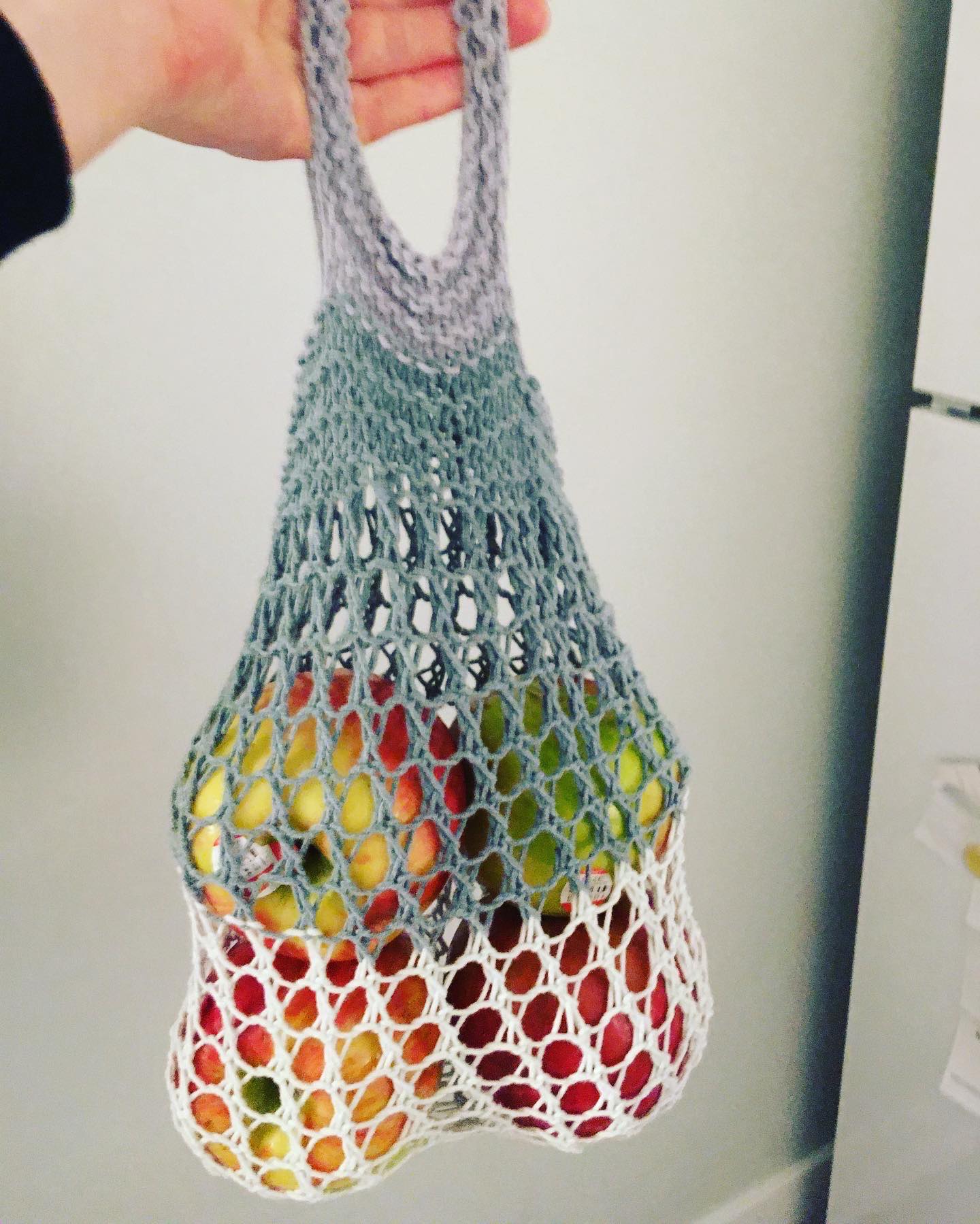 Knitted produce bag to reduce plastic waste at the market, easy to wash