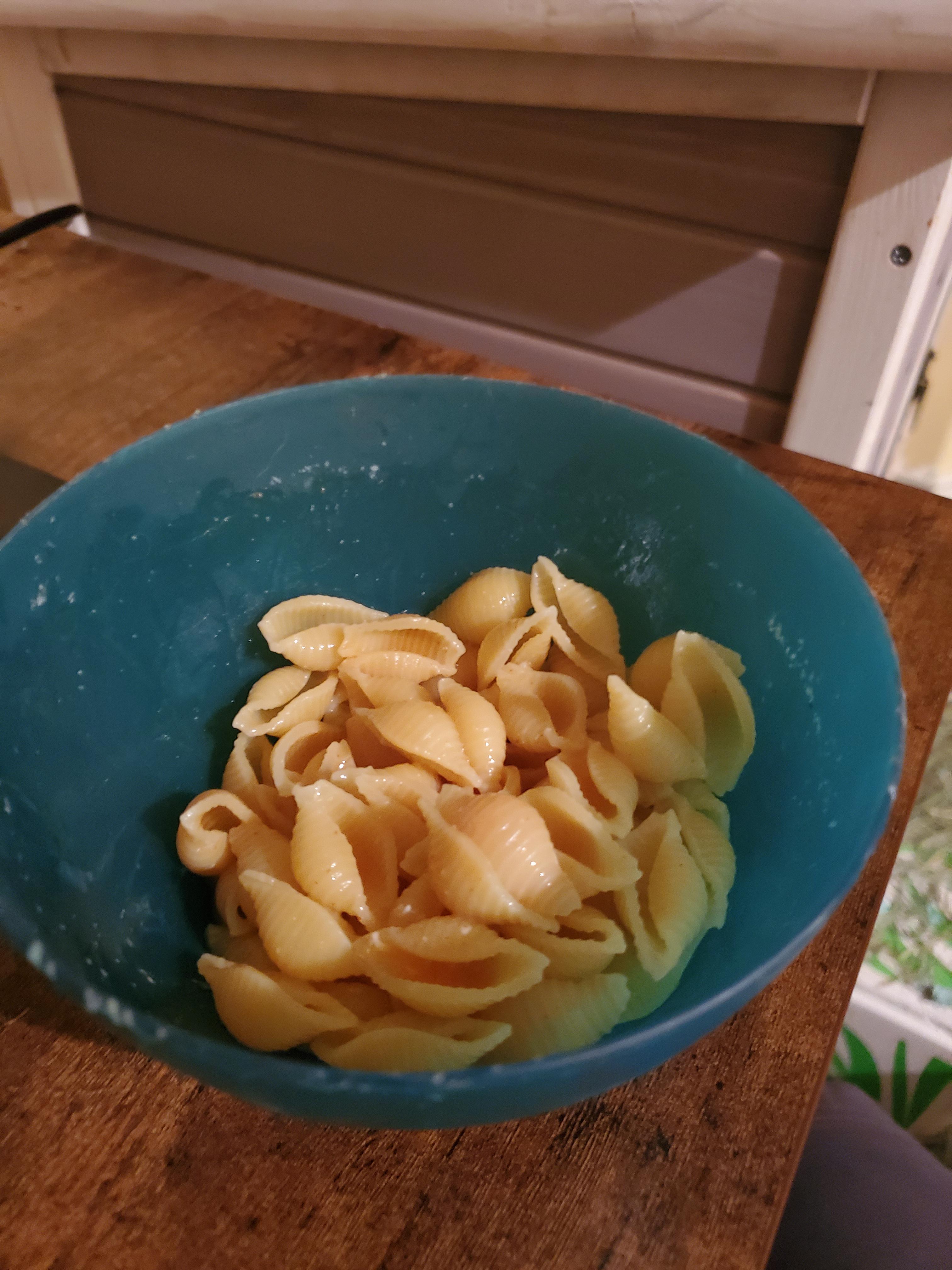 Microwaved pasta with hot sauce and lemon juice. r/shittyfoodporn