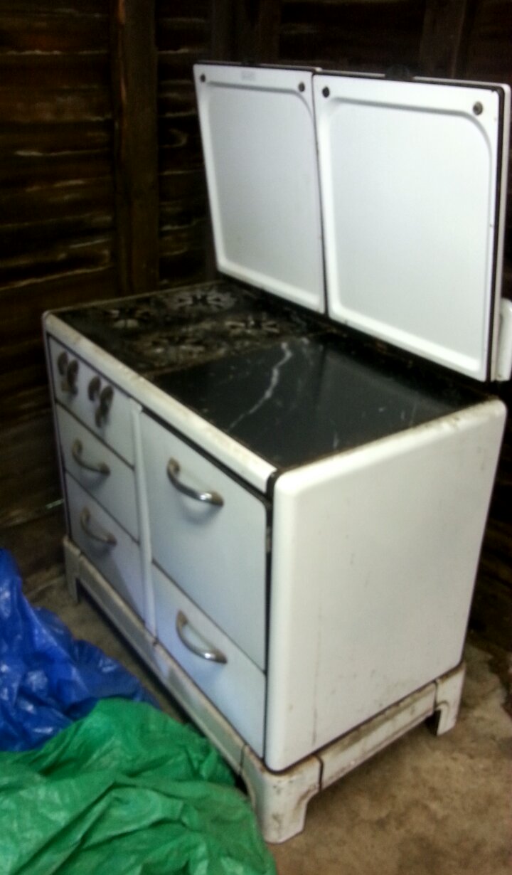 Marlboro universal stove gas antique r/Antiques