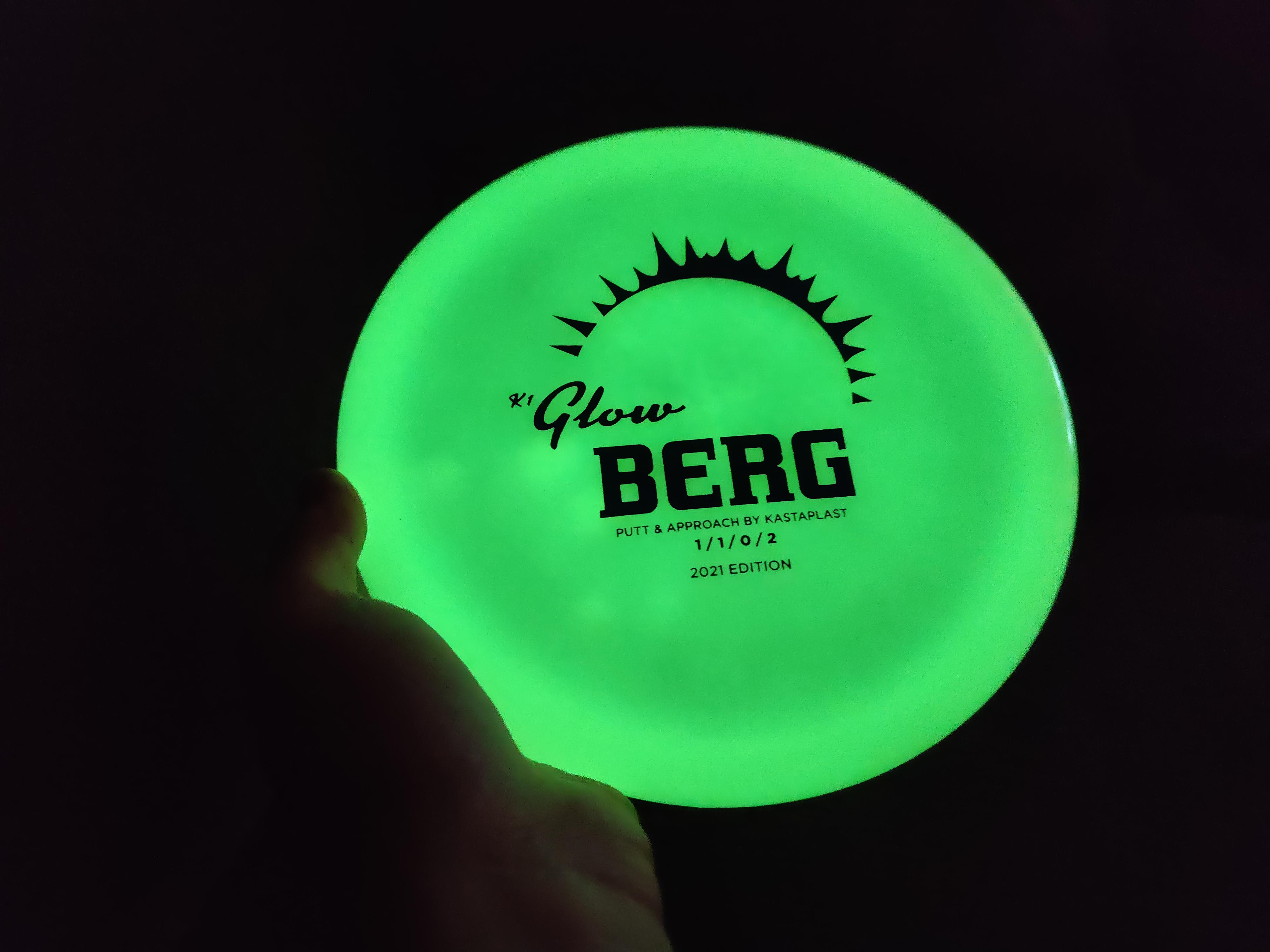 Finally tried out playing with my glow discs in the dark. First shot