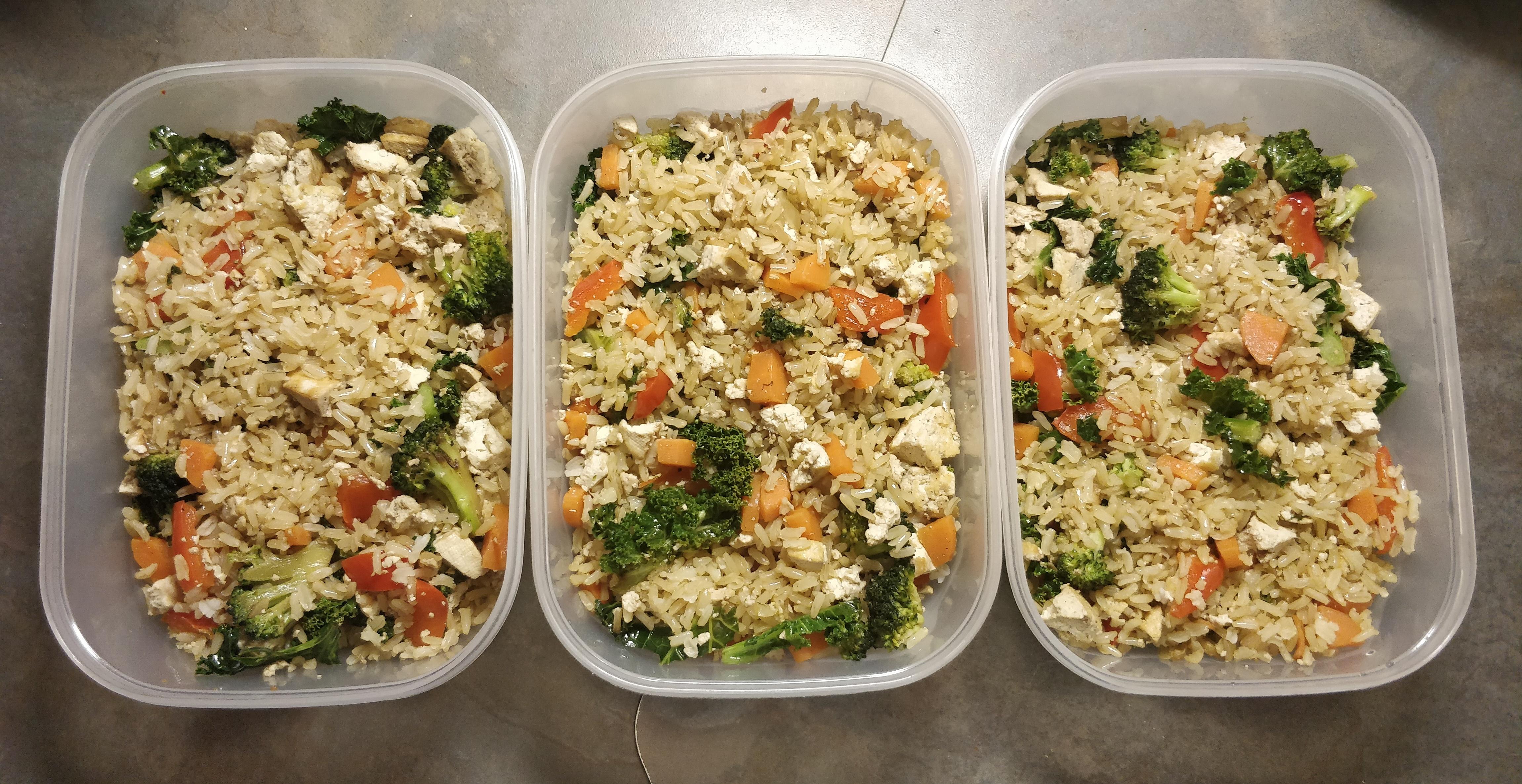 My fried rice cheap and healthy r/MeatlessMealPrep