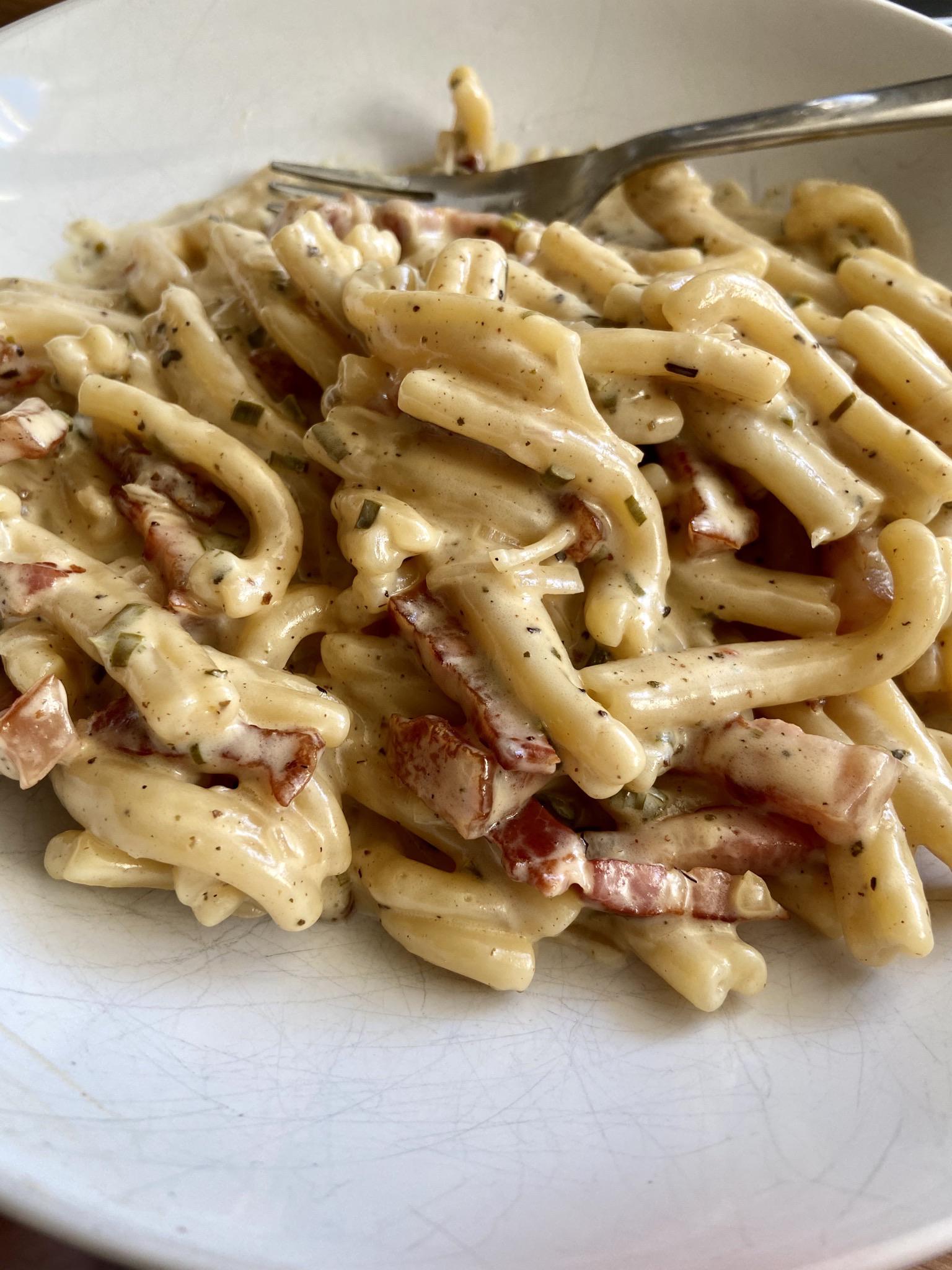 [Homemade] pancetta and cream pasta with chives, butter and white wine