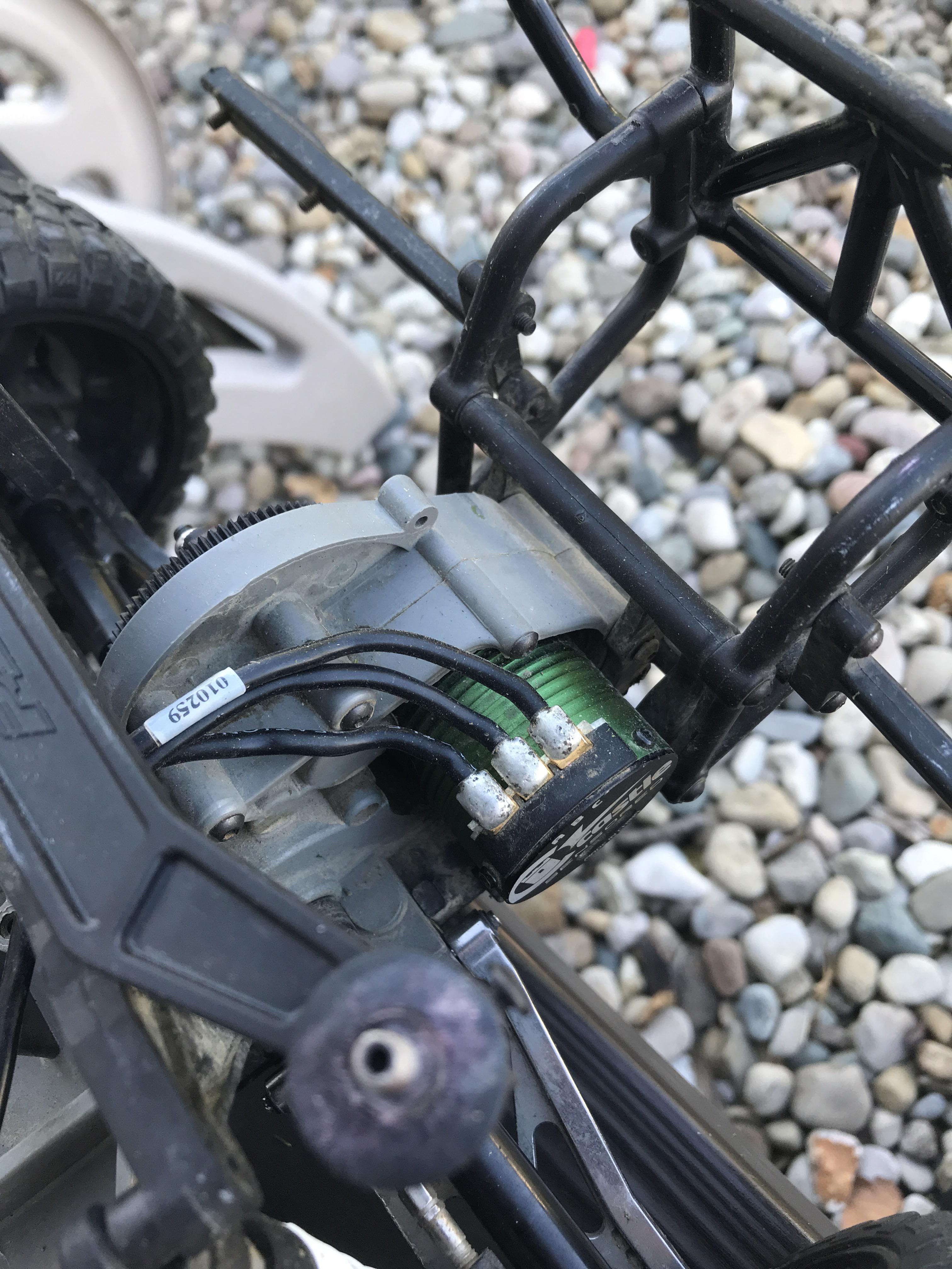 Cooling fans for a 2wd slash?(I got move motor cables r/Traxxas