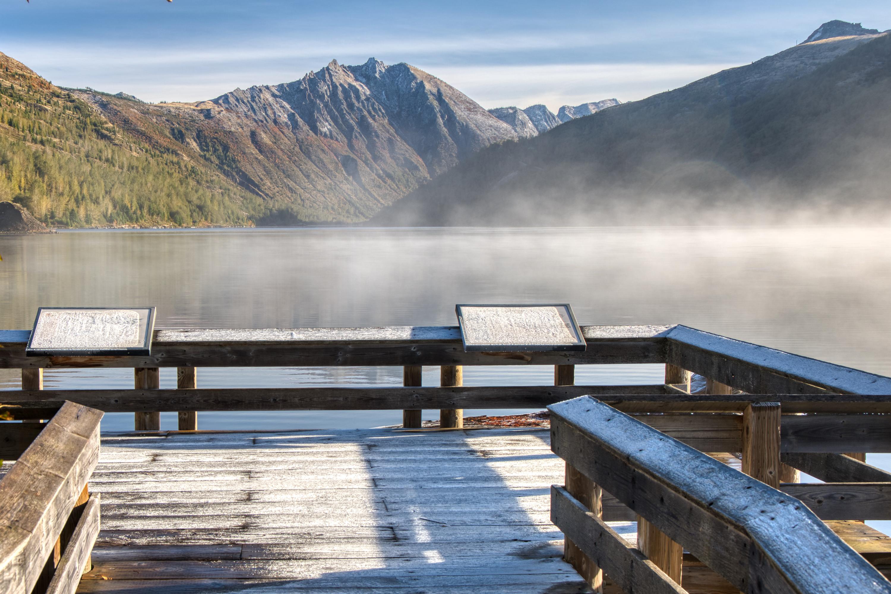 A cold morning at Coldwater Lake [3000x2000] [OC] r/winterporn
