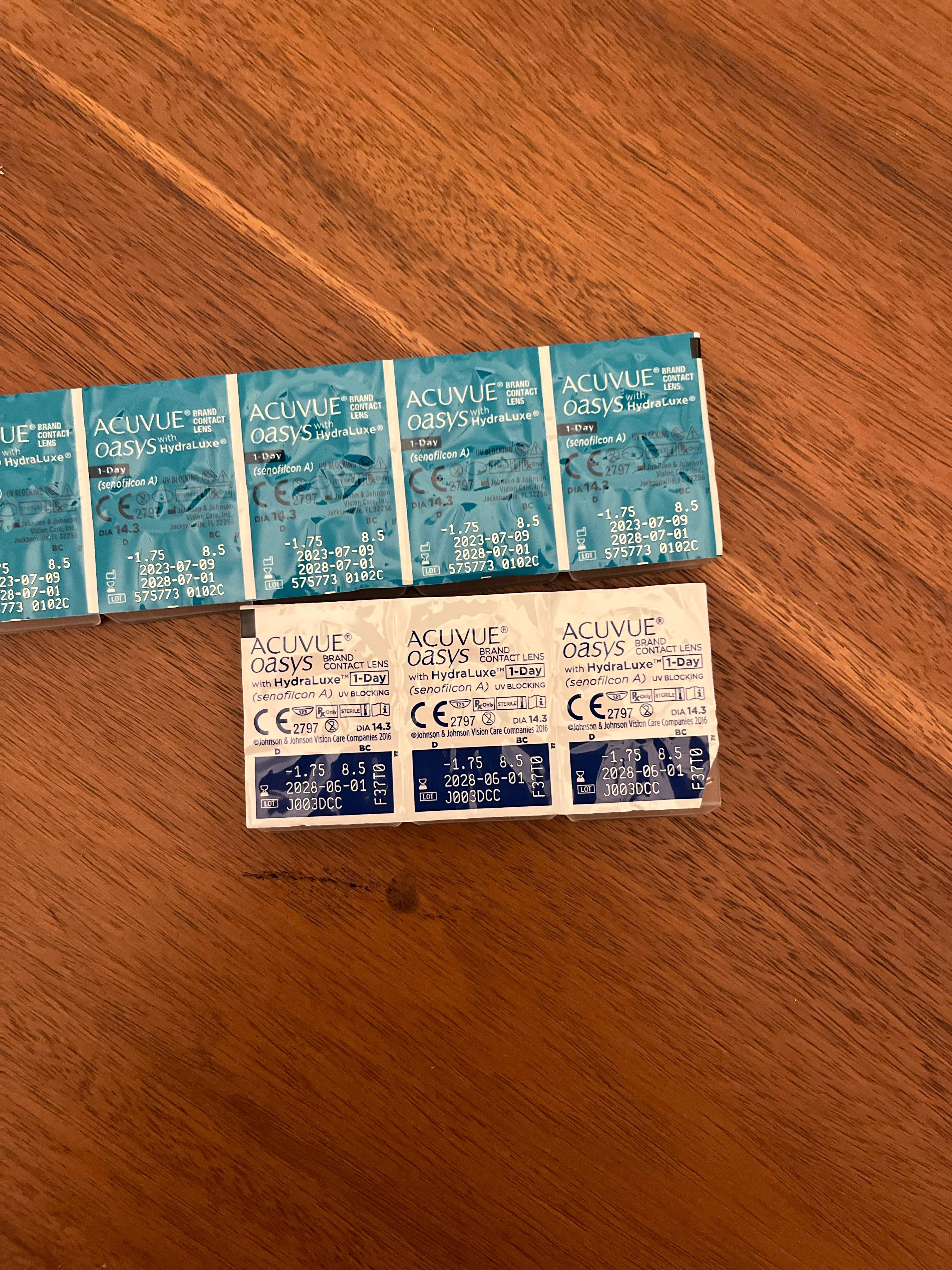 New lens packaging or wrong lenses? r/contacts