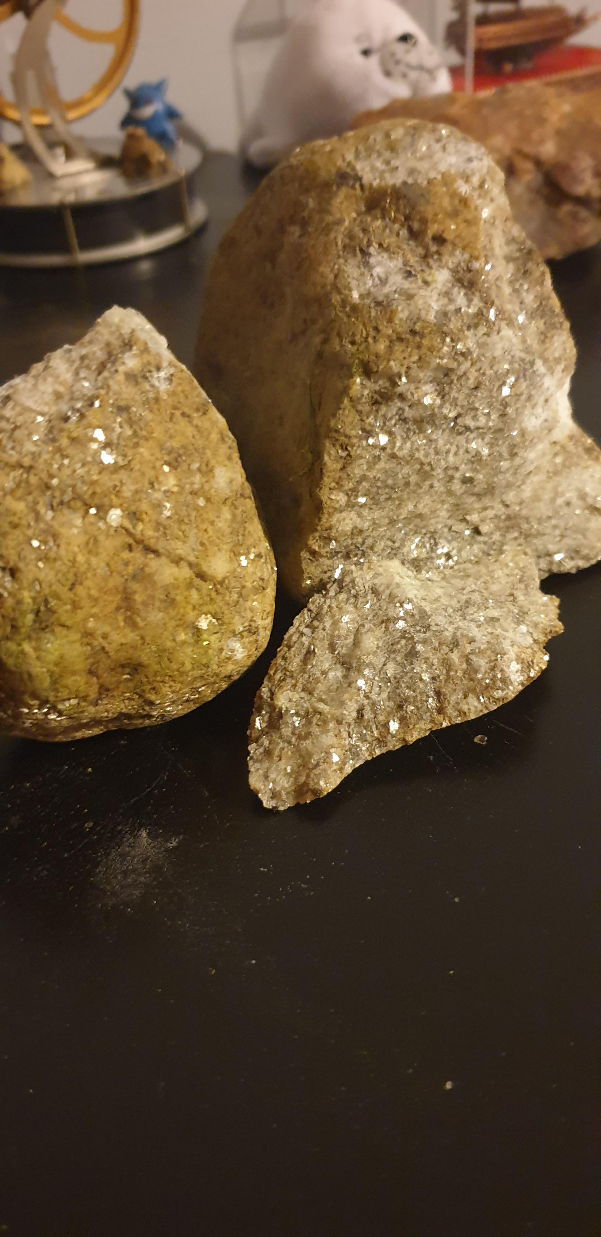 Rock with silver flakes all over the outisde and inside. The flakes