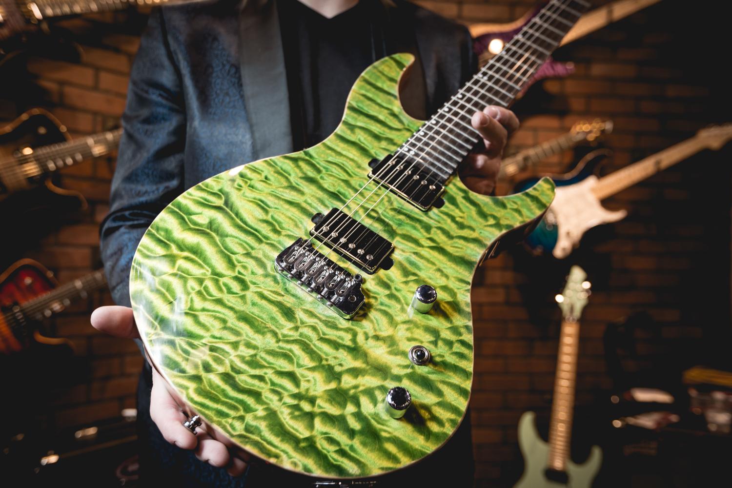 One piece Quilted Maple top Romulus r/guitars
