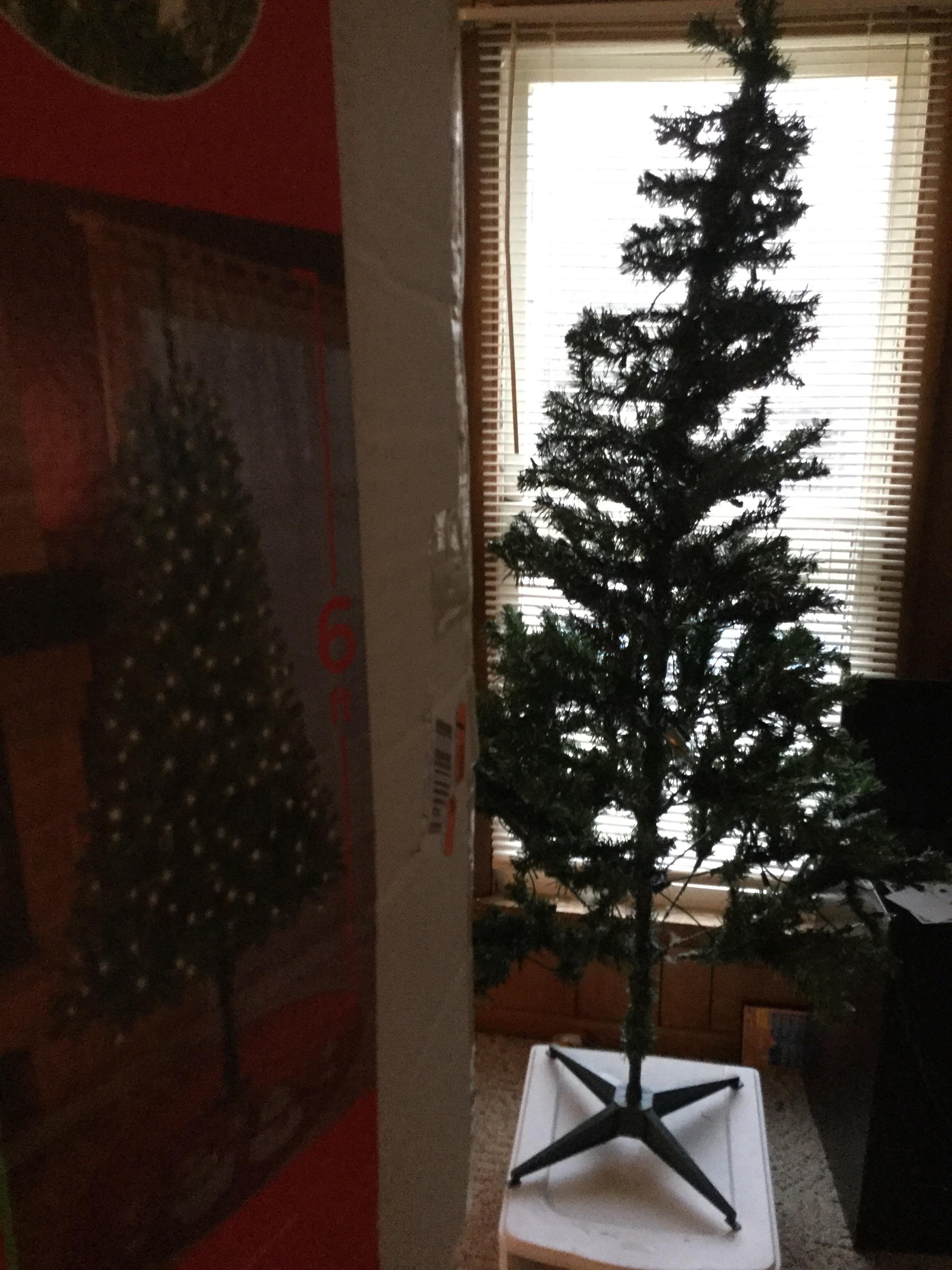 Pre lit tree r/ExpectationVsReality