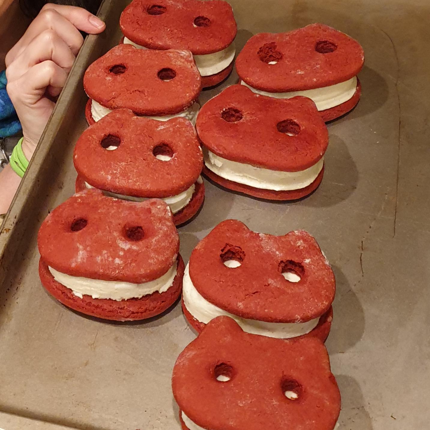 Just some red velvet cookie cats stevenuniverse