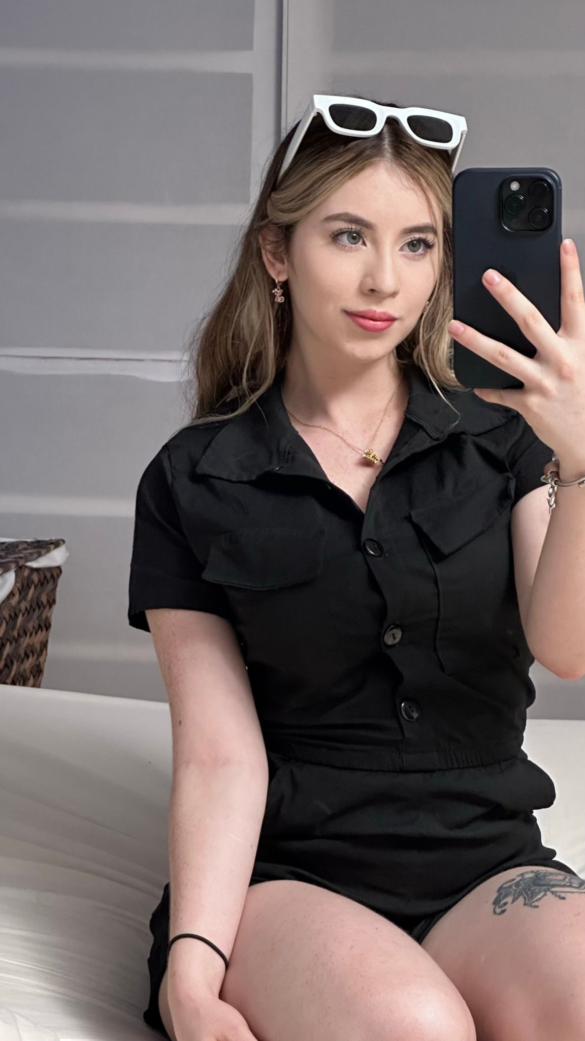 Mirror, mirror on the wall, capturing the magic of it all. F19 : r