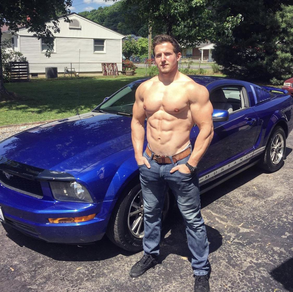 Powerlifter charlie dickson, really not sure if he is natty what you