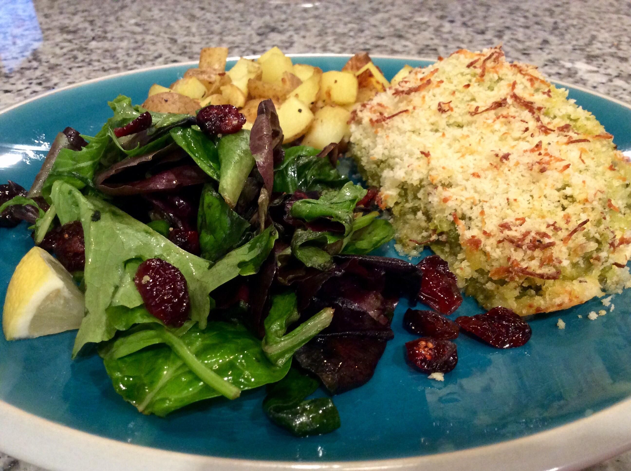 Pesto Panko Chicken 🐔 this tasted wonderful with the pesto 😋 get 40