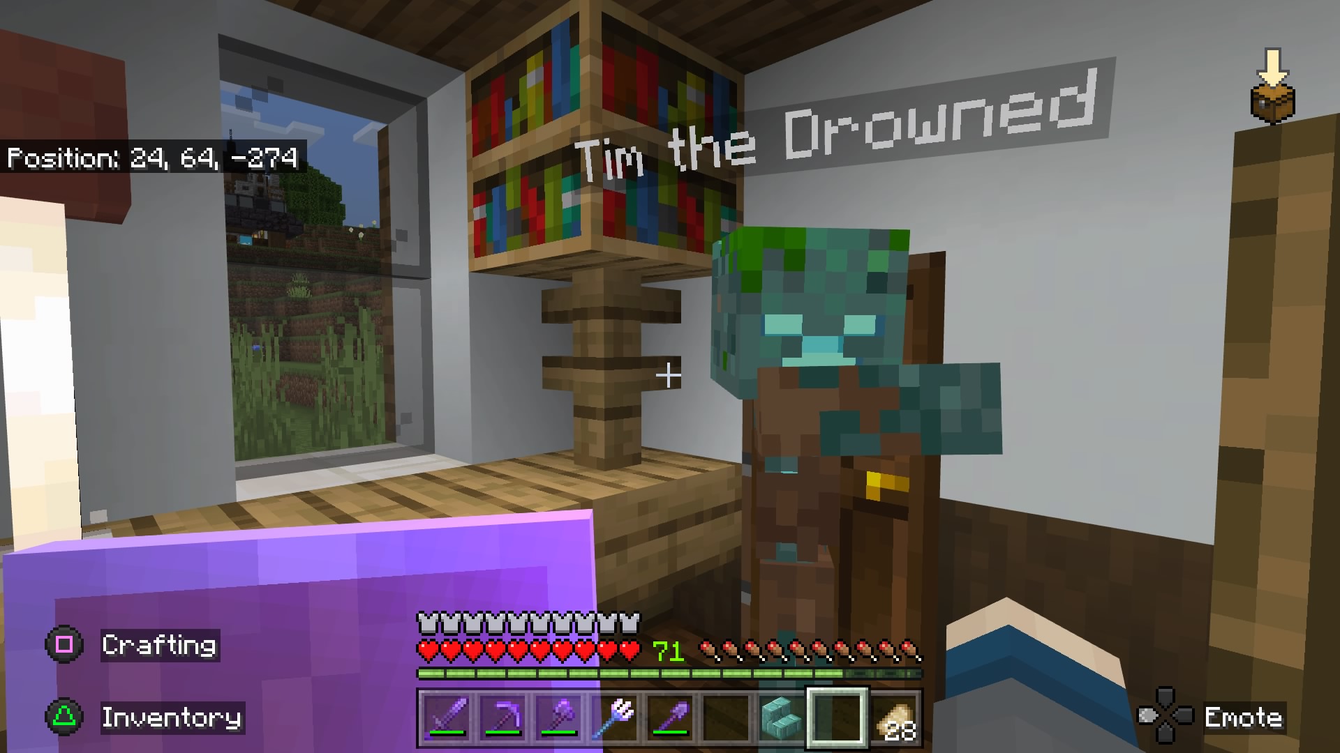 this drowned won't attack me even tho I'm in survival. r/Minecraft