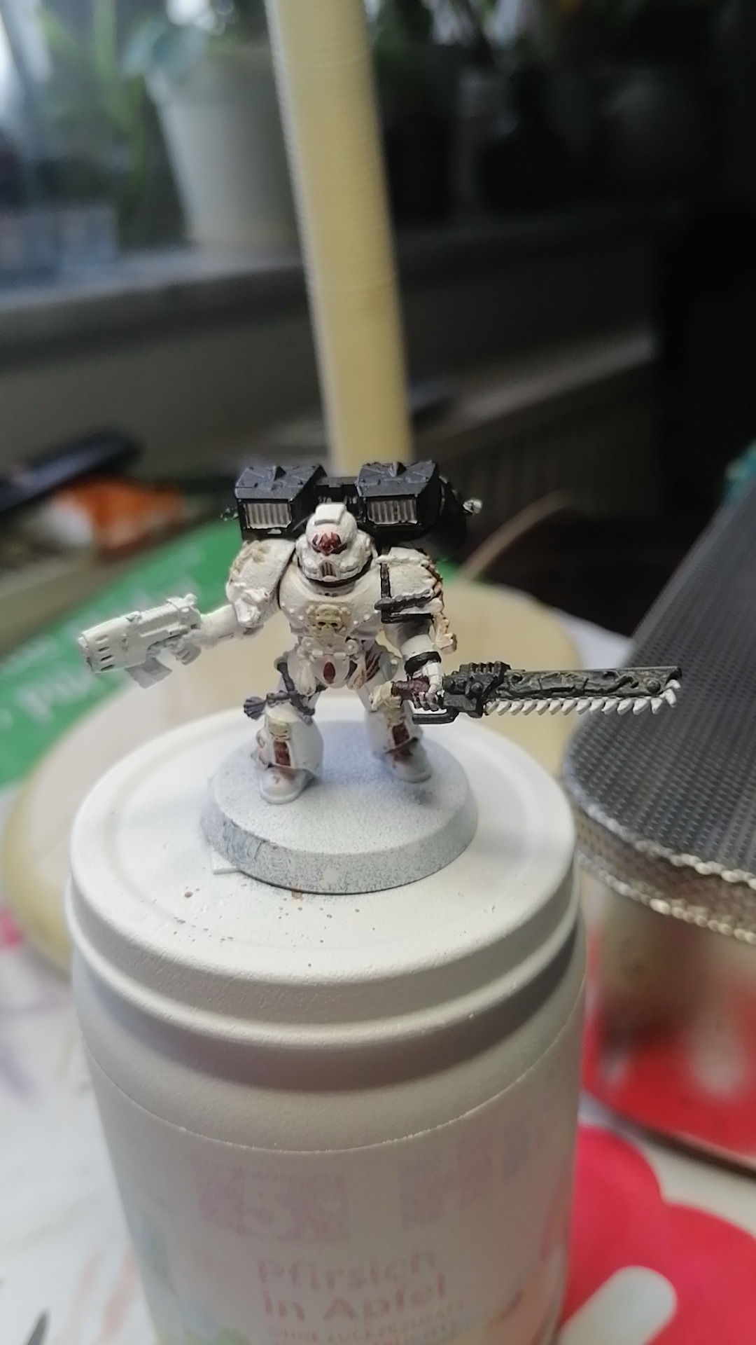 My first painting, how do I get details clean without messing up other