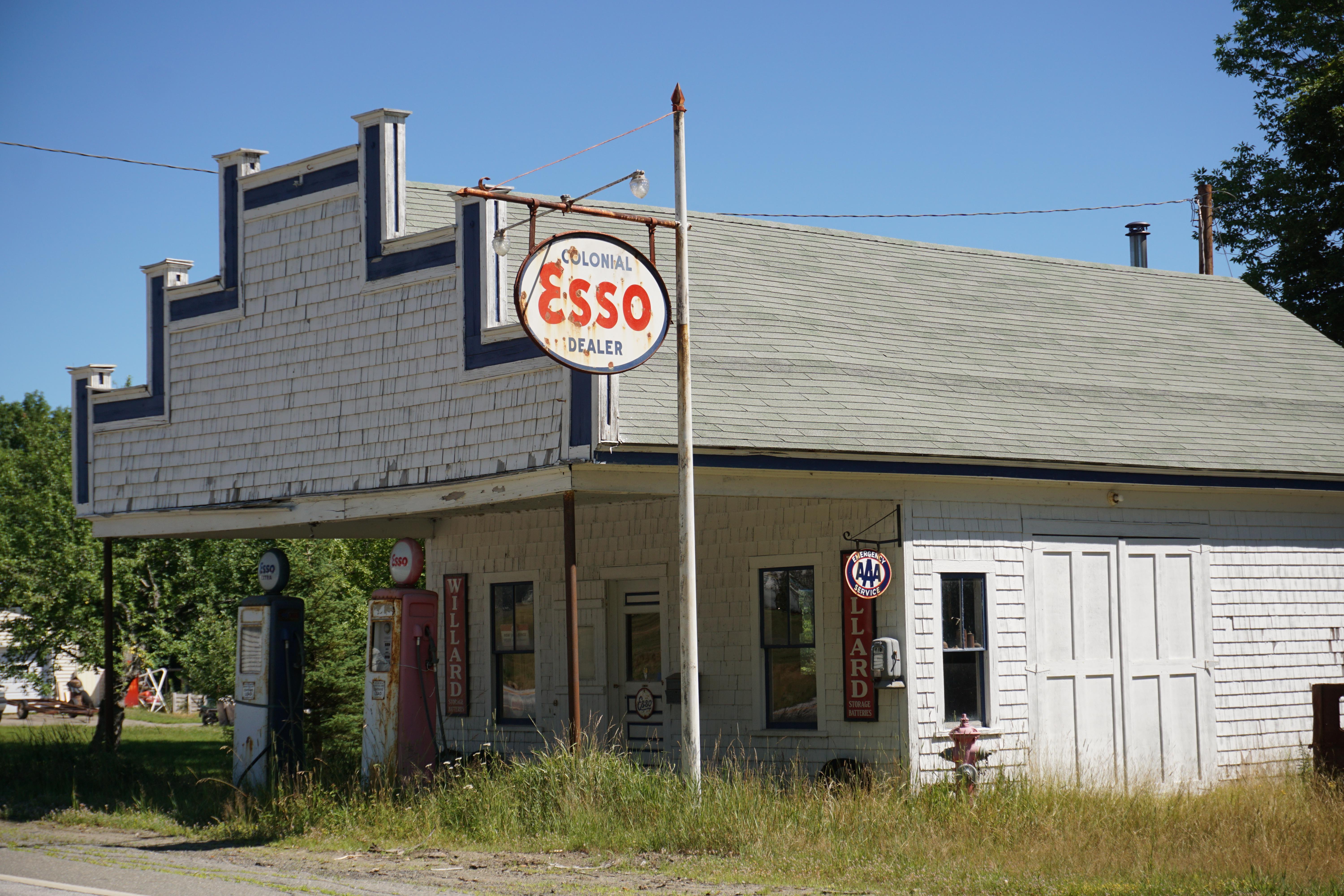 Abandoned ESSO station in Maine, USA. [OC][6000X4000] r/AbandonedPorn