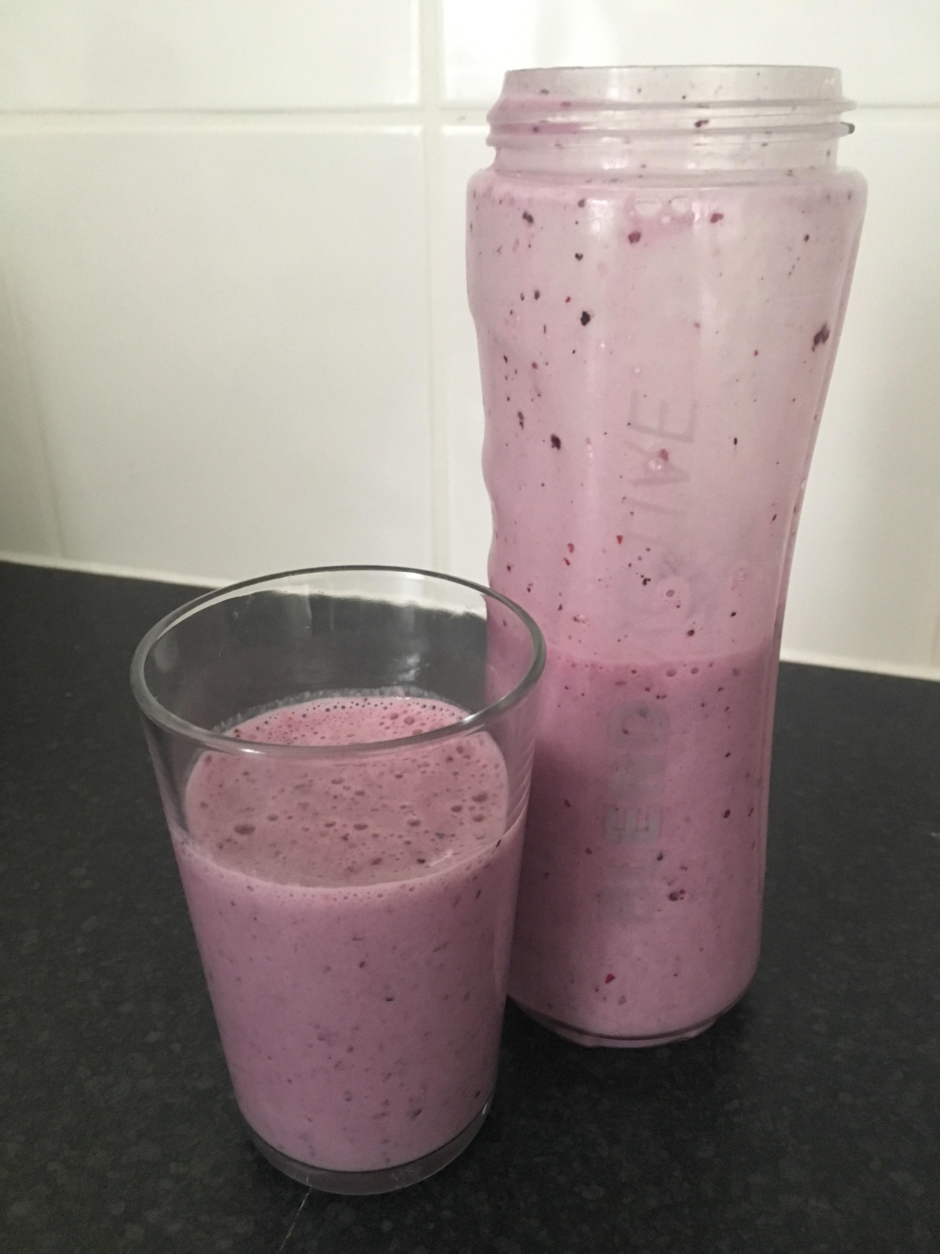 Breakfast smoothie! 219 calories! r/1200isplenty