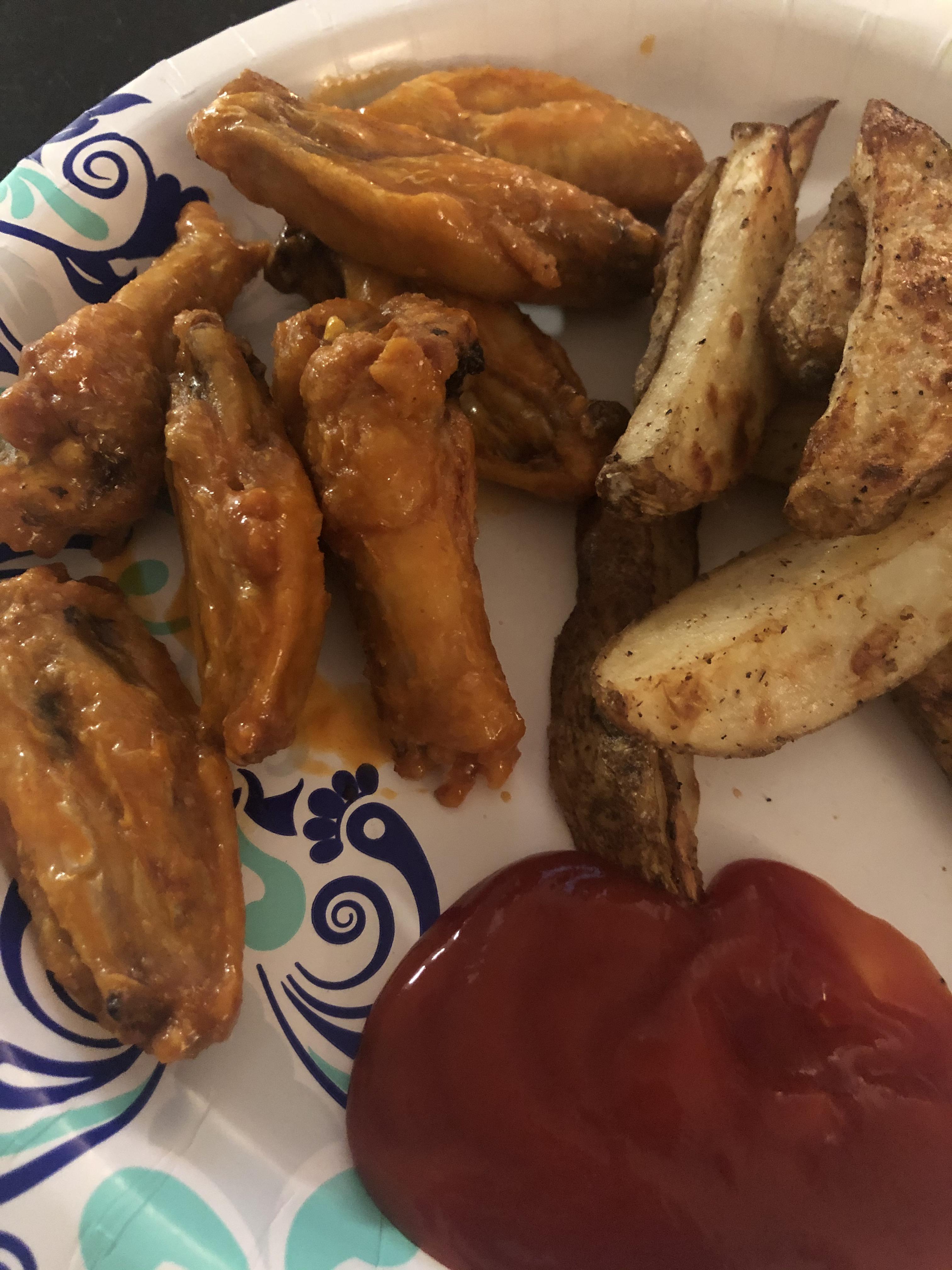 Air fried the best buffalo chicken wings tonight. HUGE fan over here