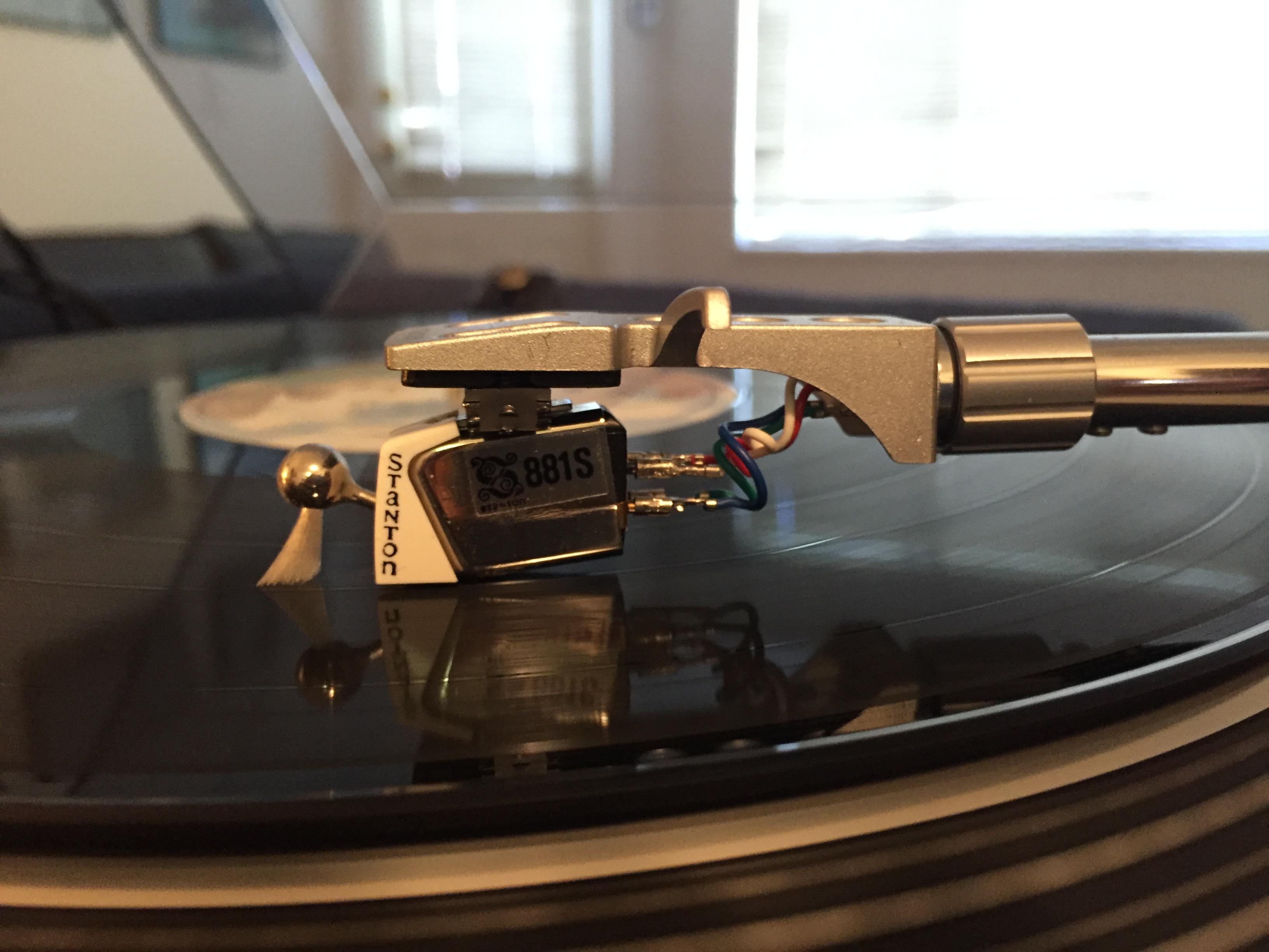 I've never heard this cartridge skip! Best tracking cart ever I think