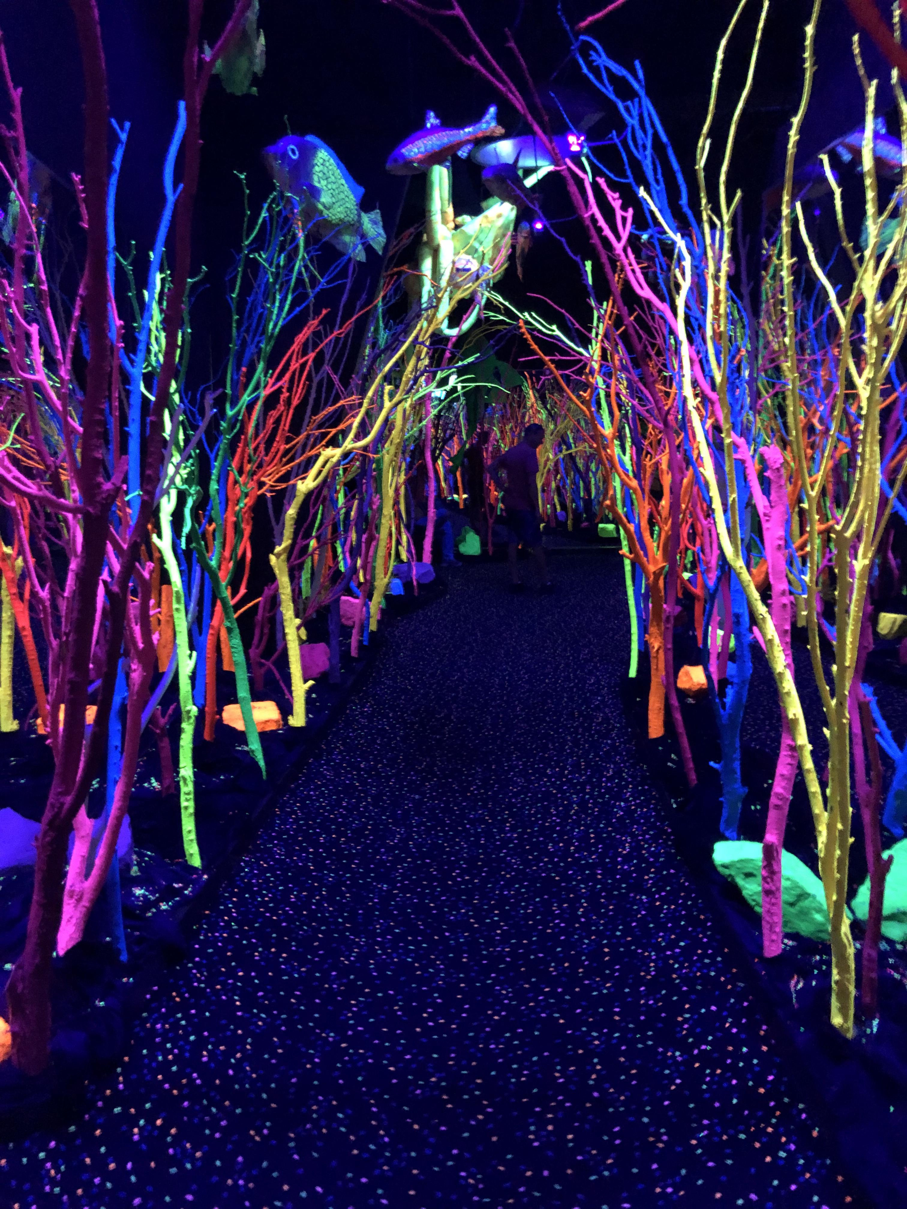 I think I yesclipped into the Frontrooms r/backrooms