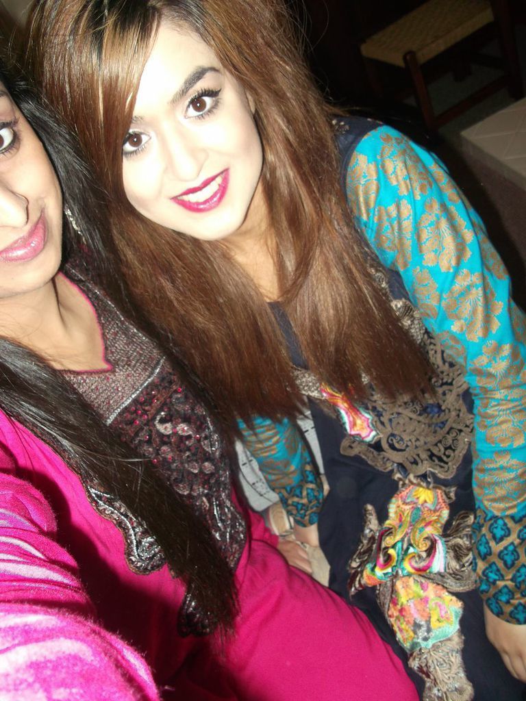 SUPER HOT PAKI GIRL WITH LOVER LATEST SEX SCANDAL LEAKED 30 MINTES