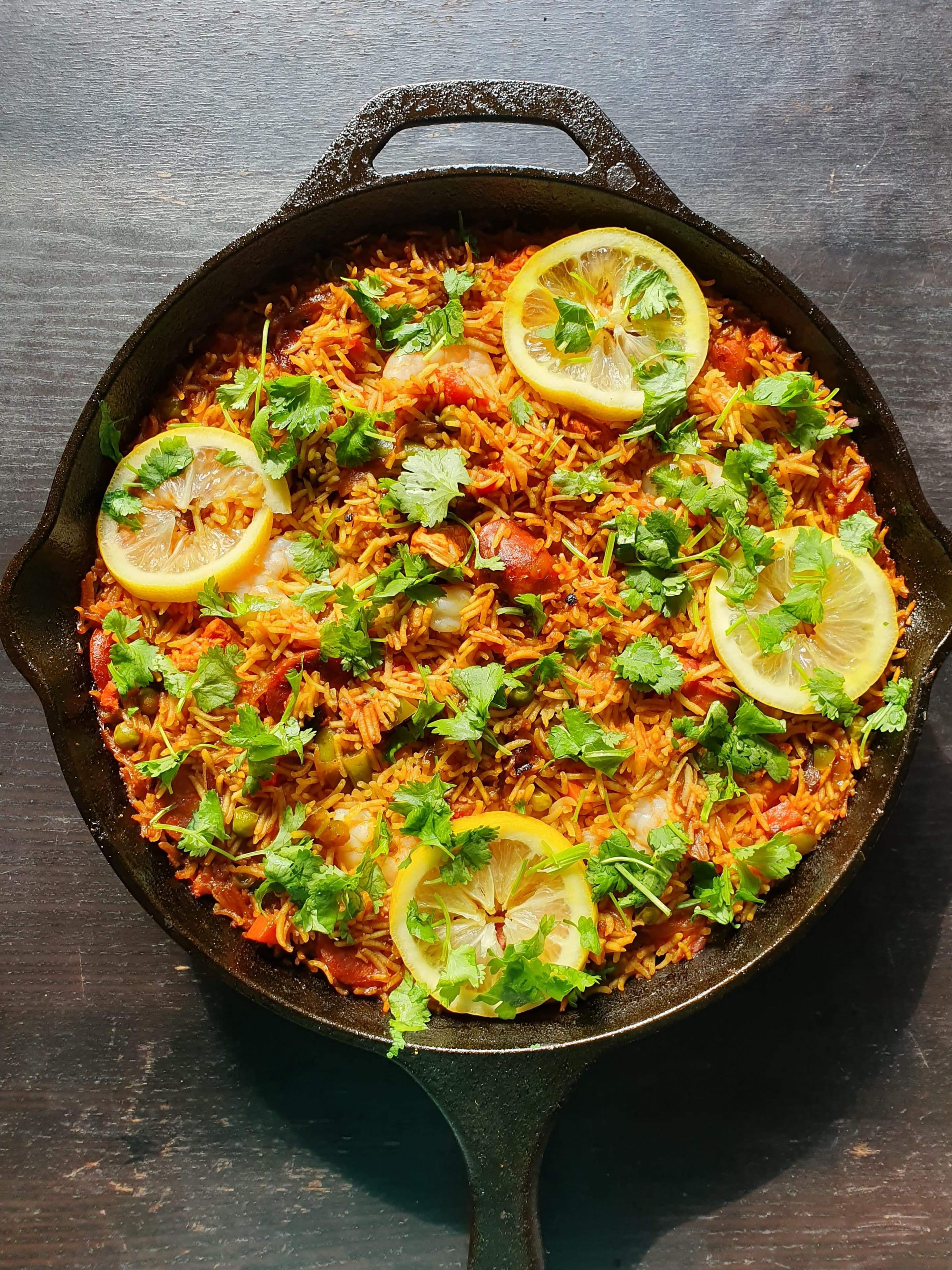 [Homemade] Chicken, Chorizo & Prawn Paella r/food