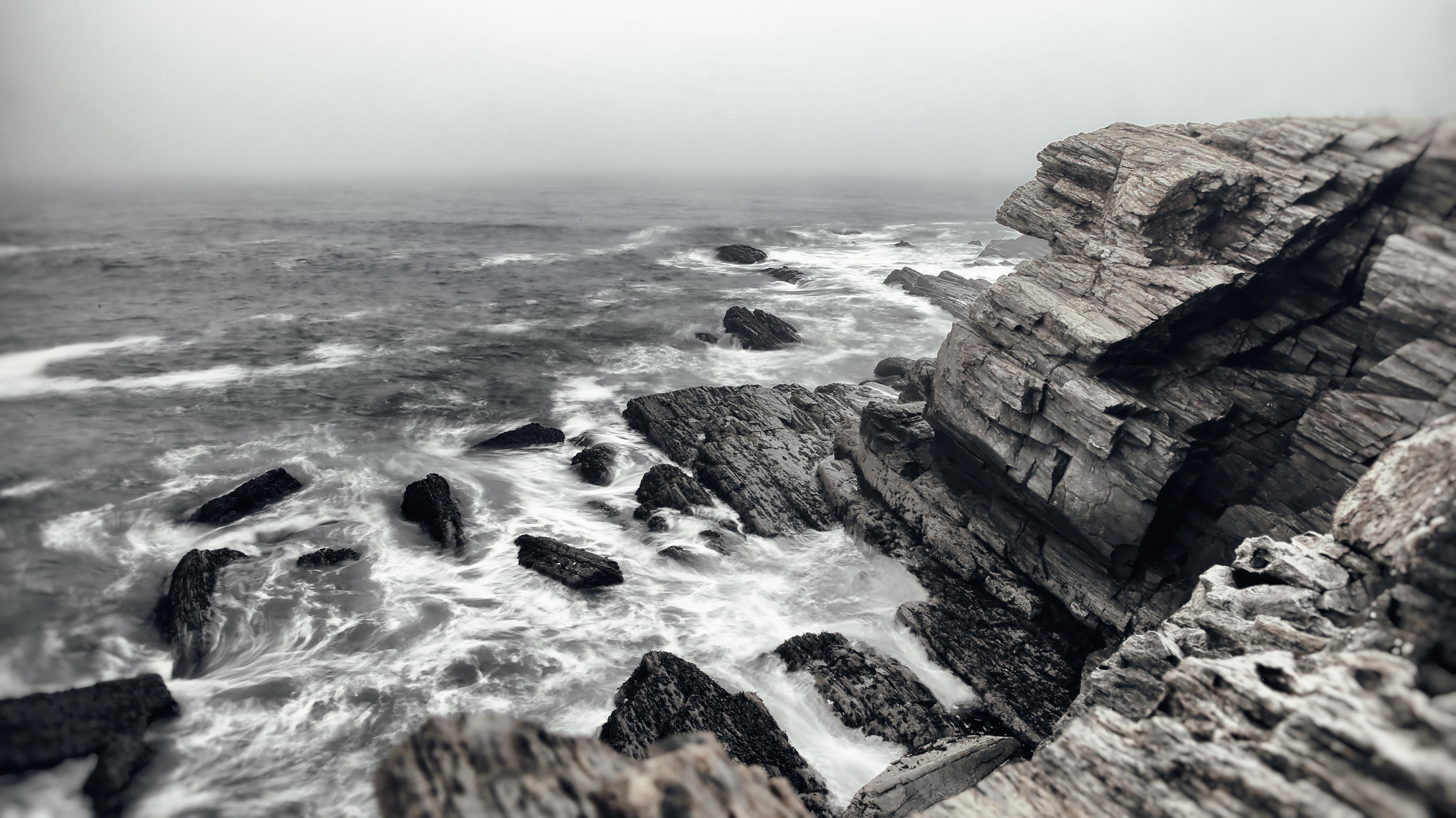 Foggy, rocky winter shoreline near Portland, Maine [OC] [5472 x 3072