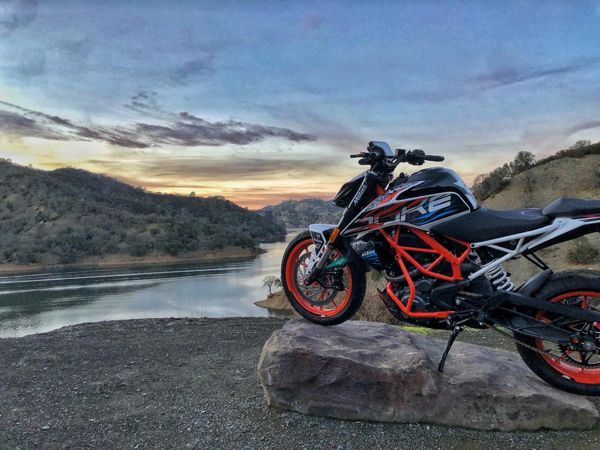 Traded in a liter bike for a 390 and couldn’t be happier r/KTMDuke