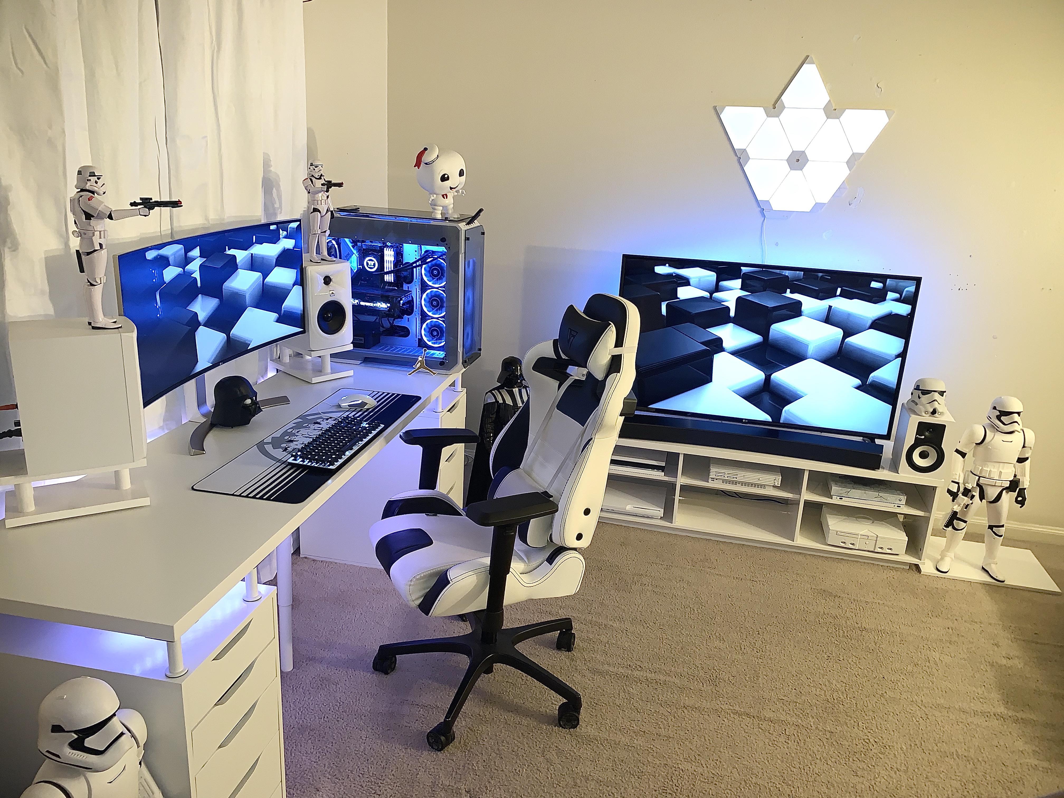 My black an white themed battle station r/battlestations