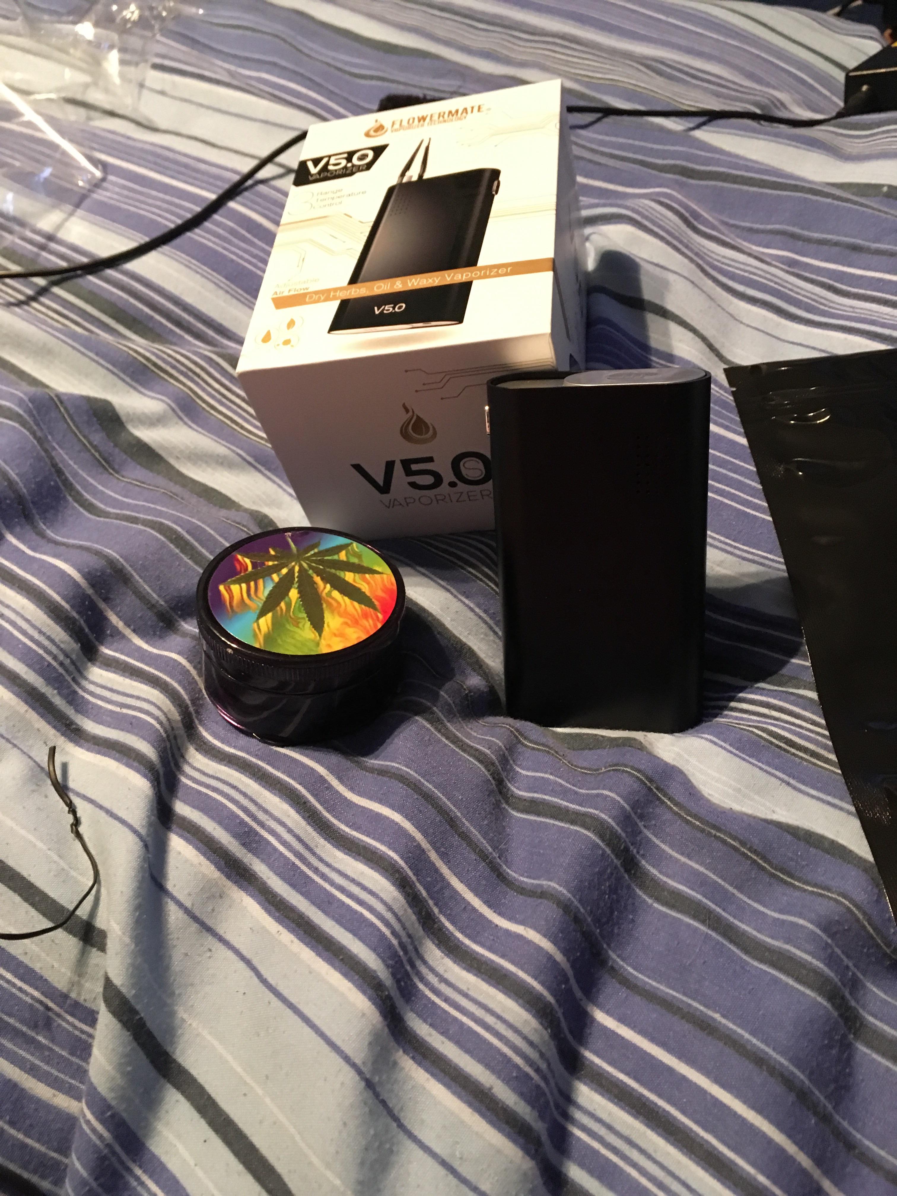 First vape and new grinder can't wait to try! r/vaporents