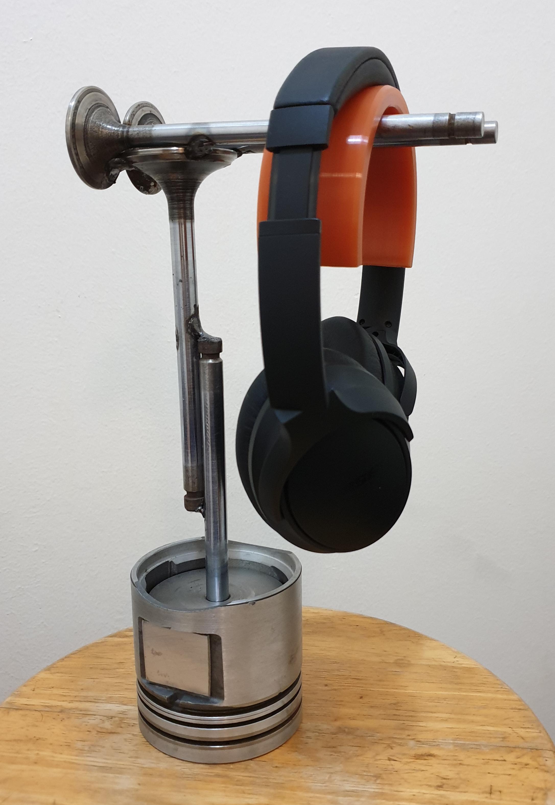 Headphones stand from engine scrap material. Thoughts? r/Kuwait