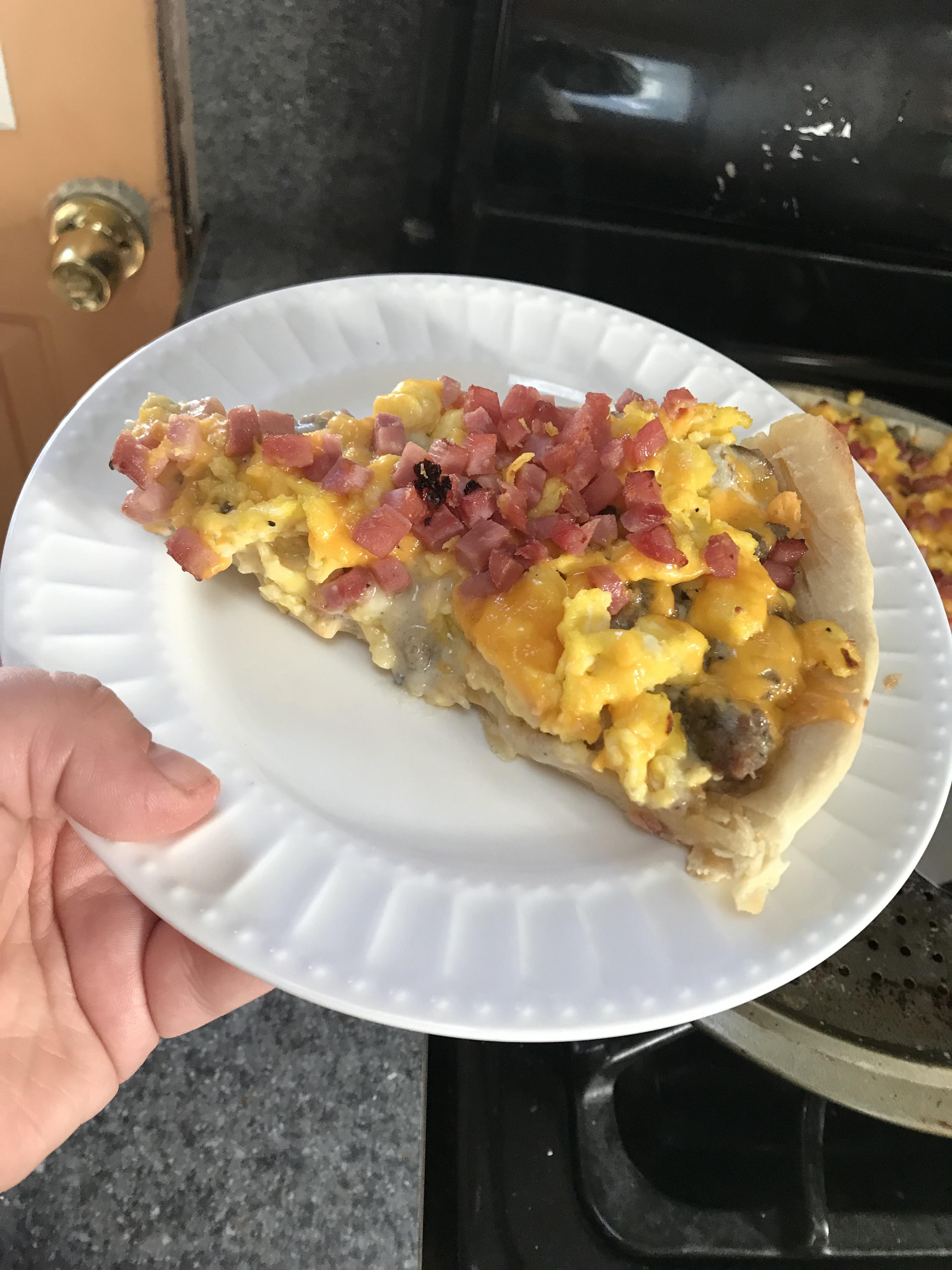 [HomeMade] Breakfast Pizza (Sausage gravy, eggs, cheddar, diced ham