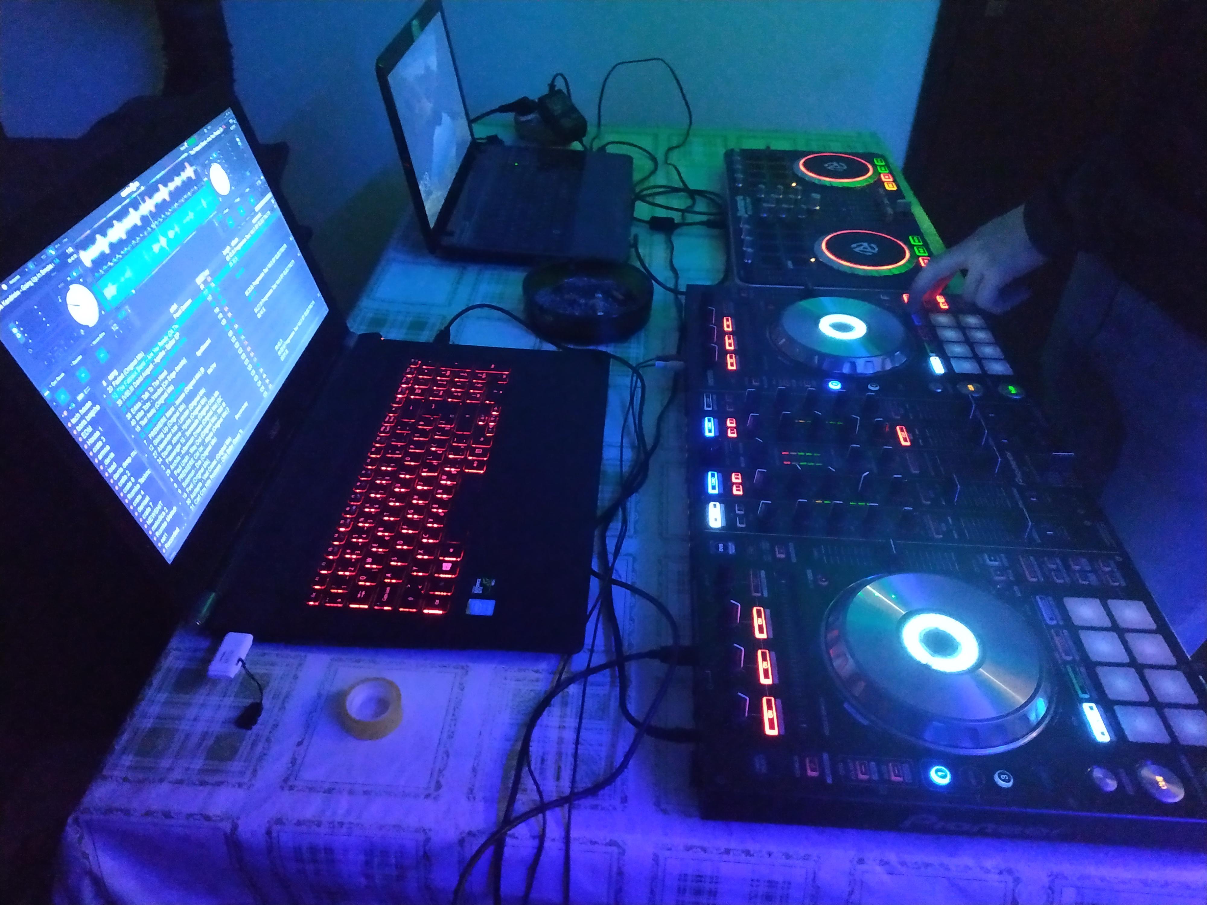 Having private house party. 3 DJs and progressive techno. r/DJs