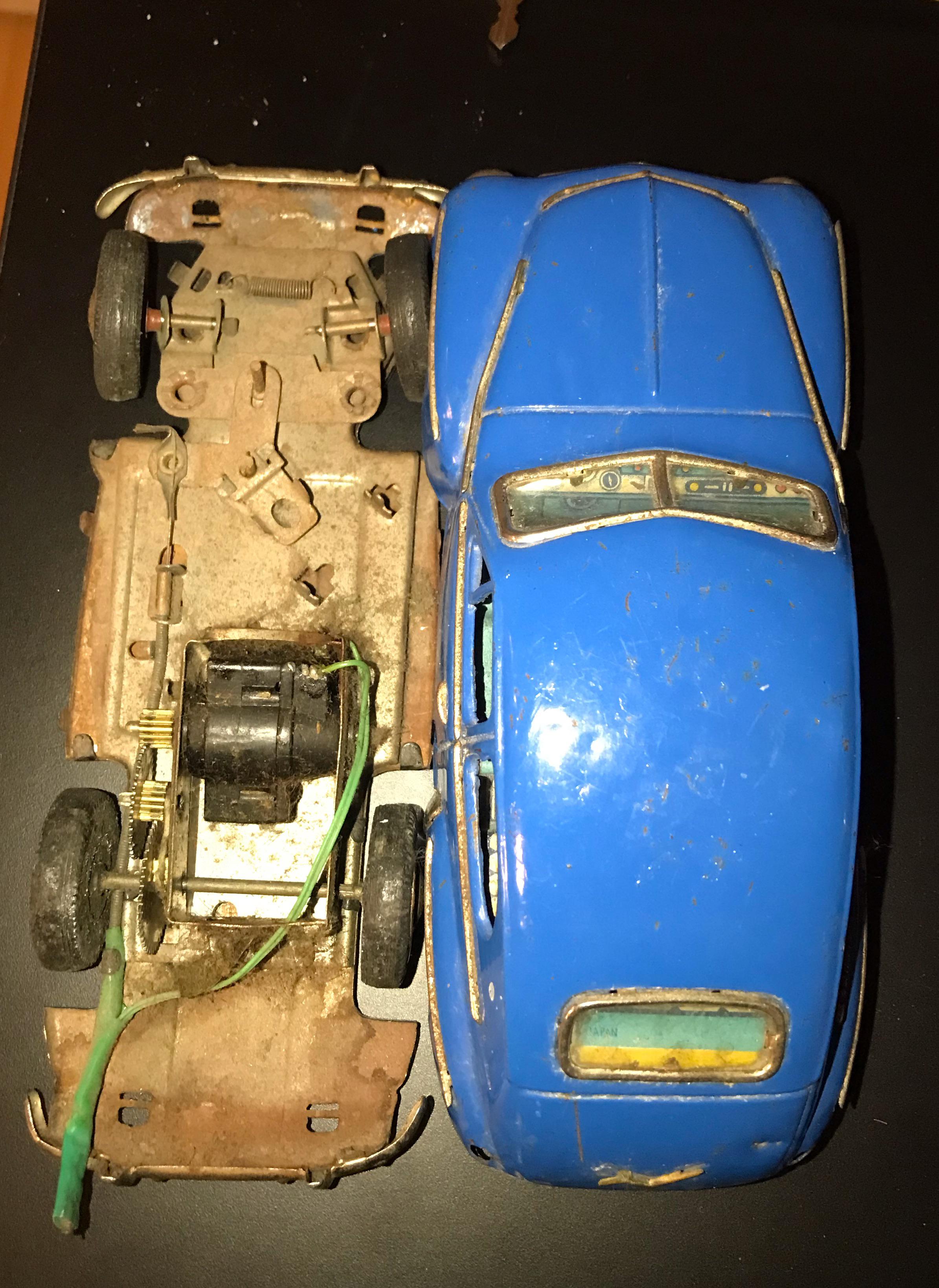insides of an old rc car r/mildlyinteresting