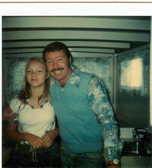 My grandpa used to throw a football a quarter mile back in the day r/pics