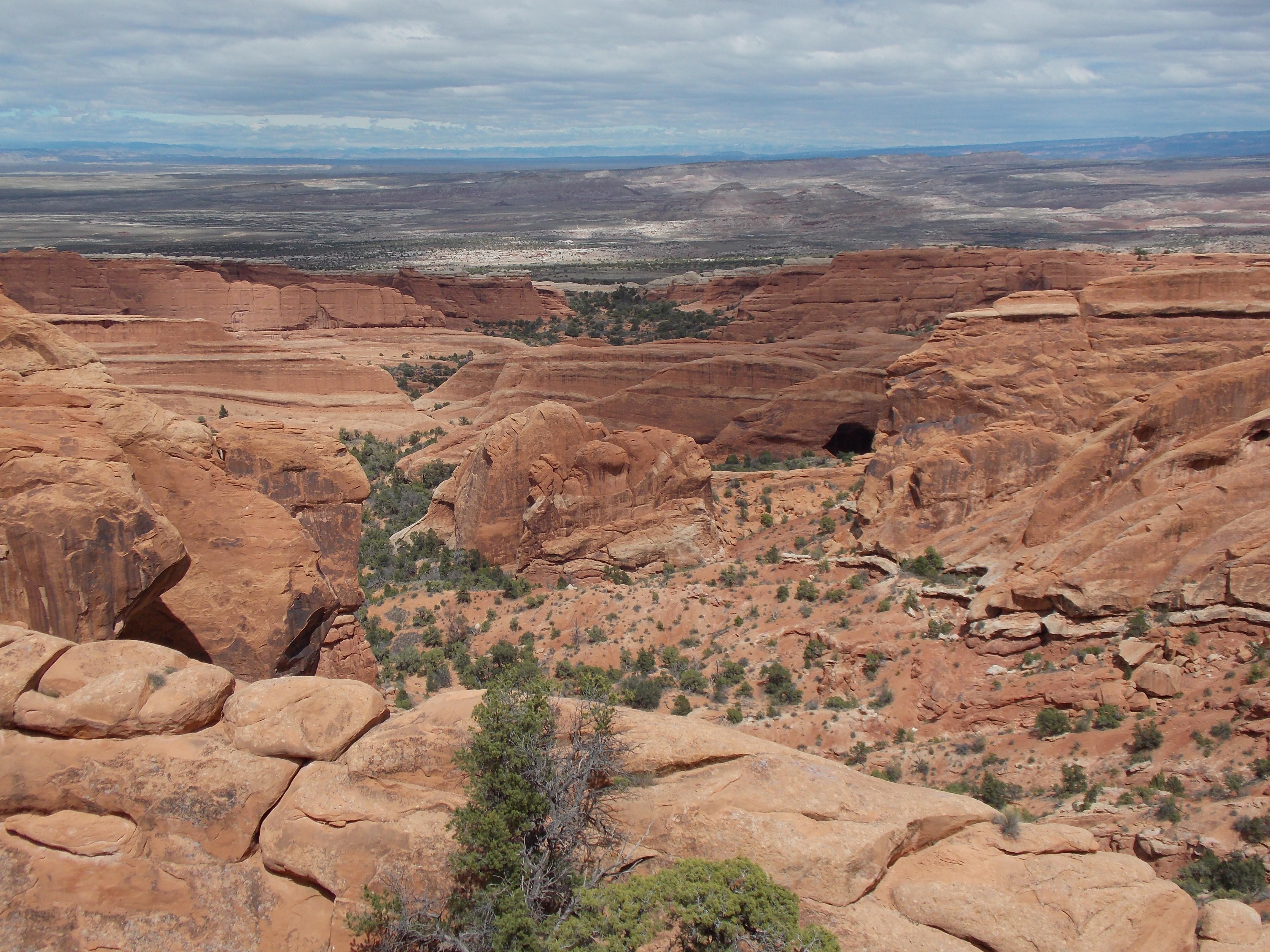 The backcountry of Arches National Park, Utah [OC] [4608 x 3456] r