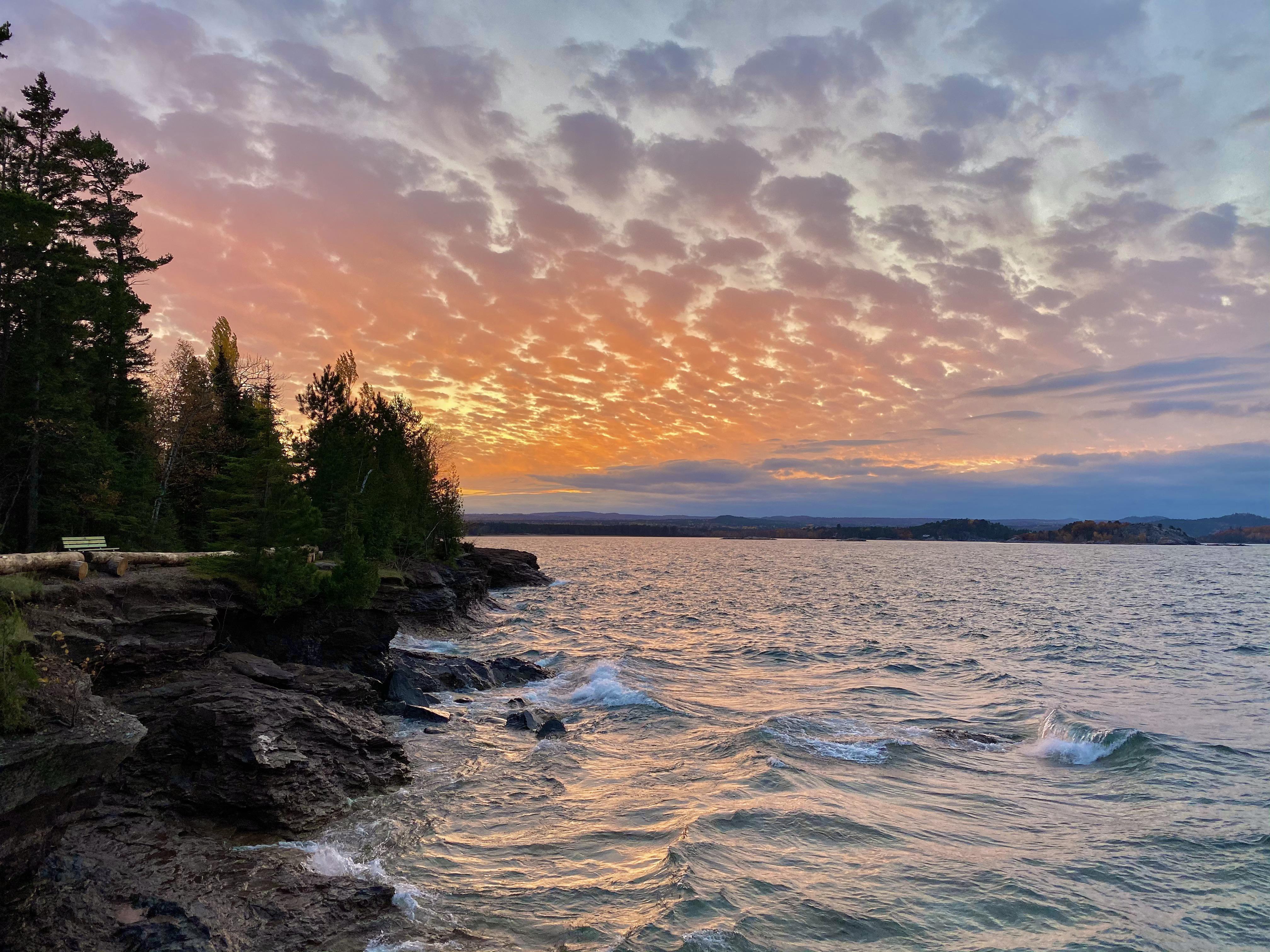 Another Lake Superior shot from Marquette, MI 😌 r/GreatLakesPics