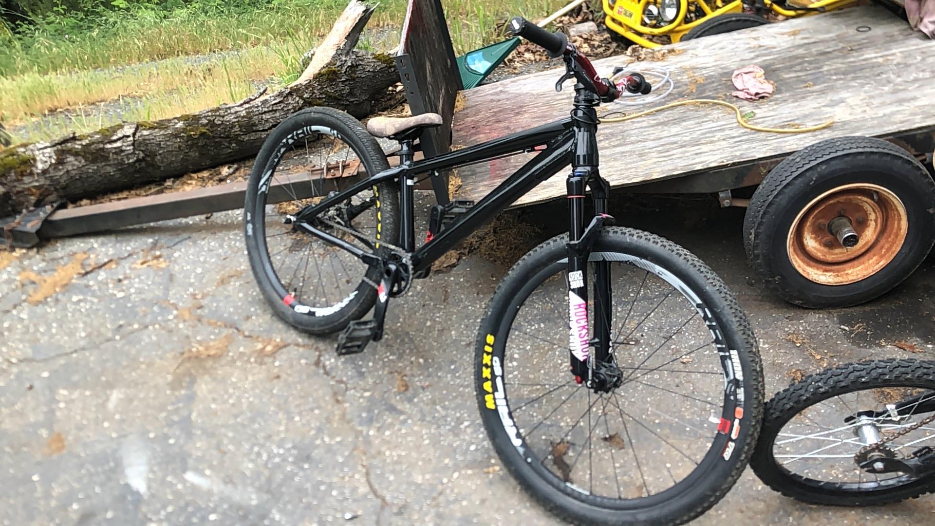 Just picked this up used. First dirt jumper! r/dirtjumping