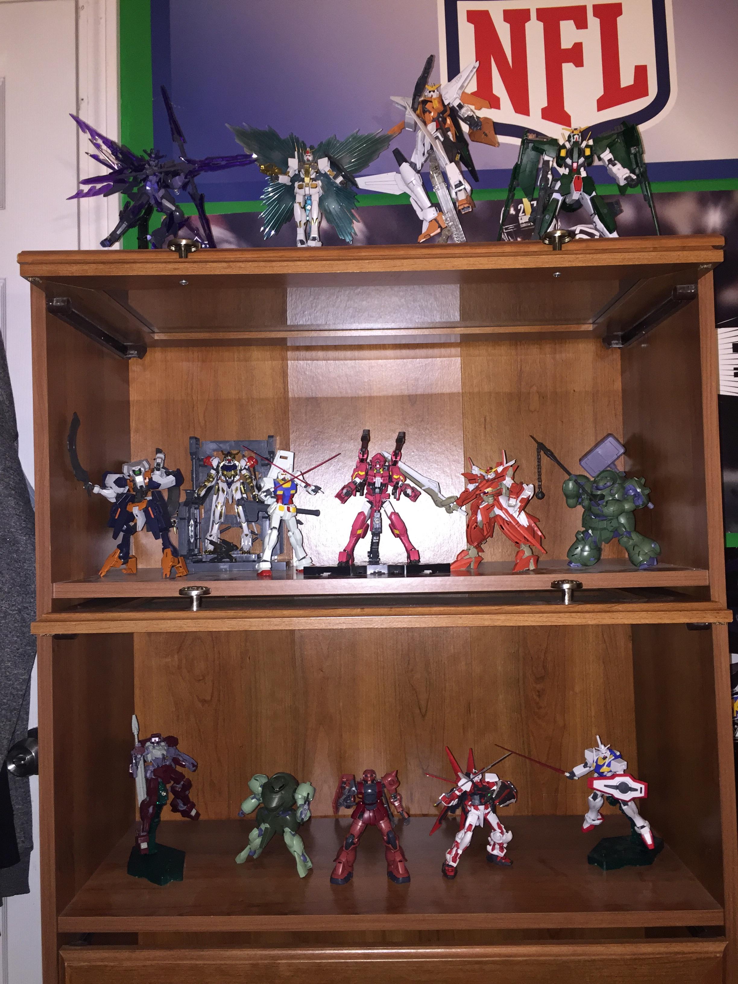 Finally got a display case! r/Gunpla