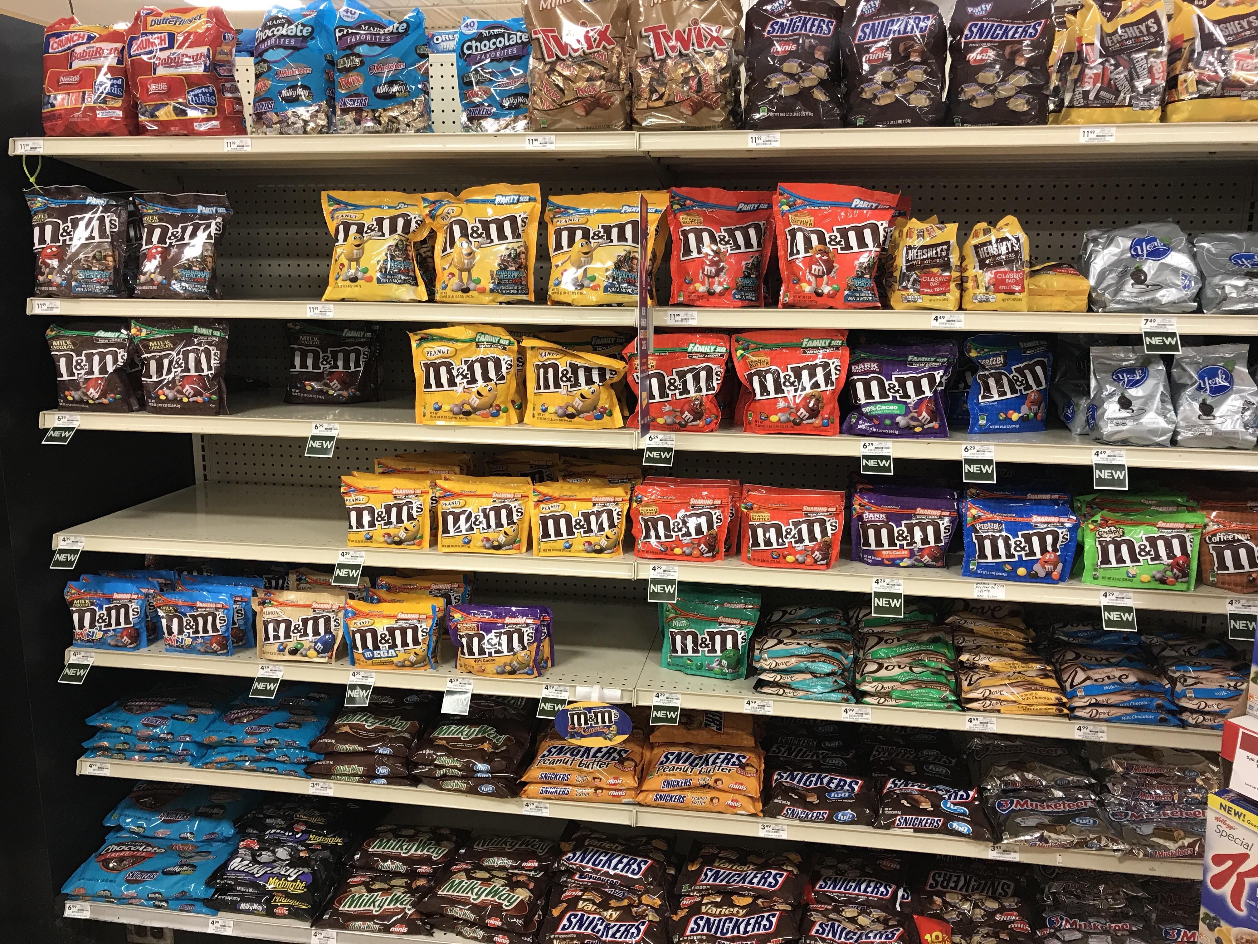 This well organized candy aisle. r/oddlysatisfying