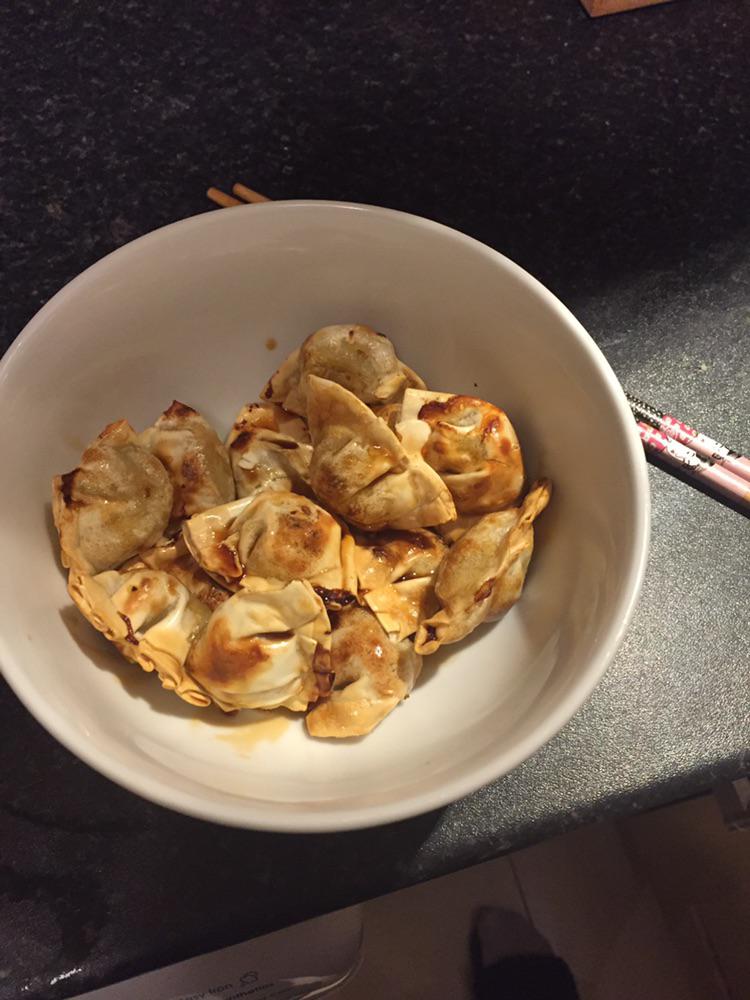 Bibigo mini chicken and veg dumplings (234kcals for 150g) done in the air fryer from frozen with